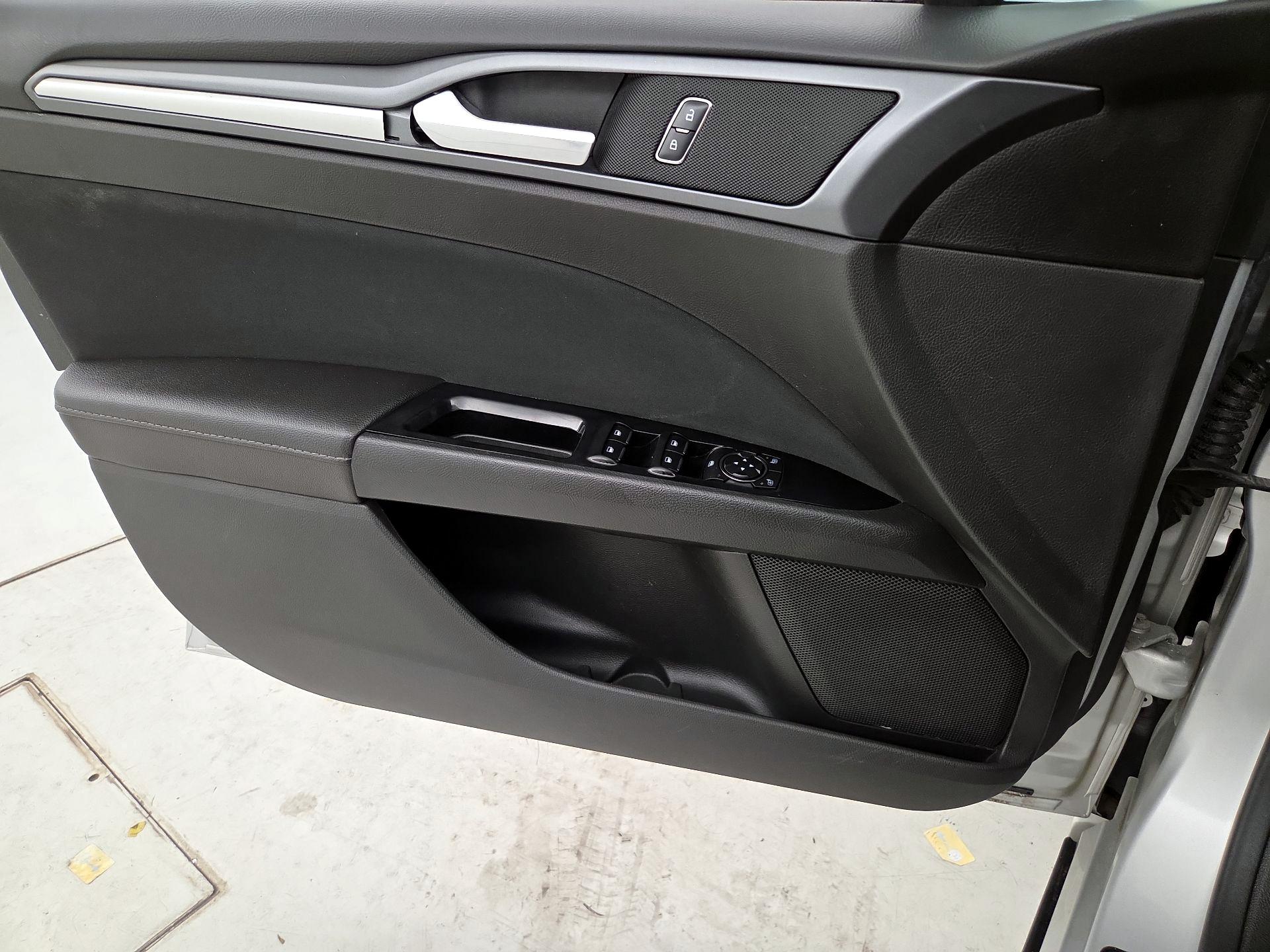 Thumbnail: 2015 Ford Fusion - 12