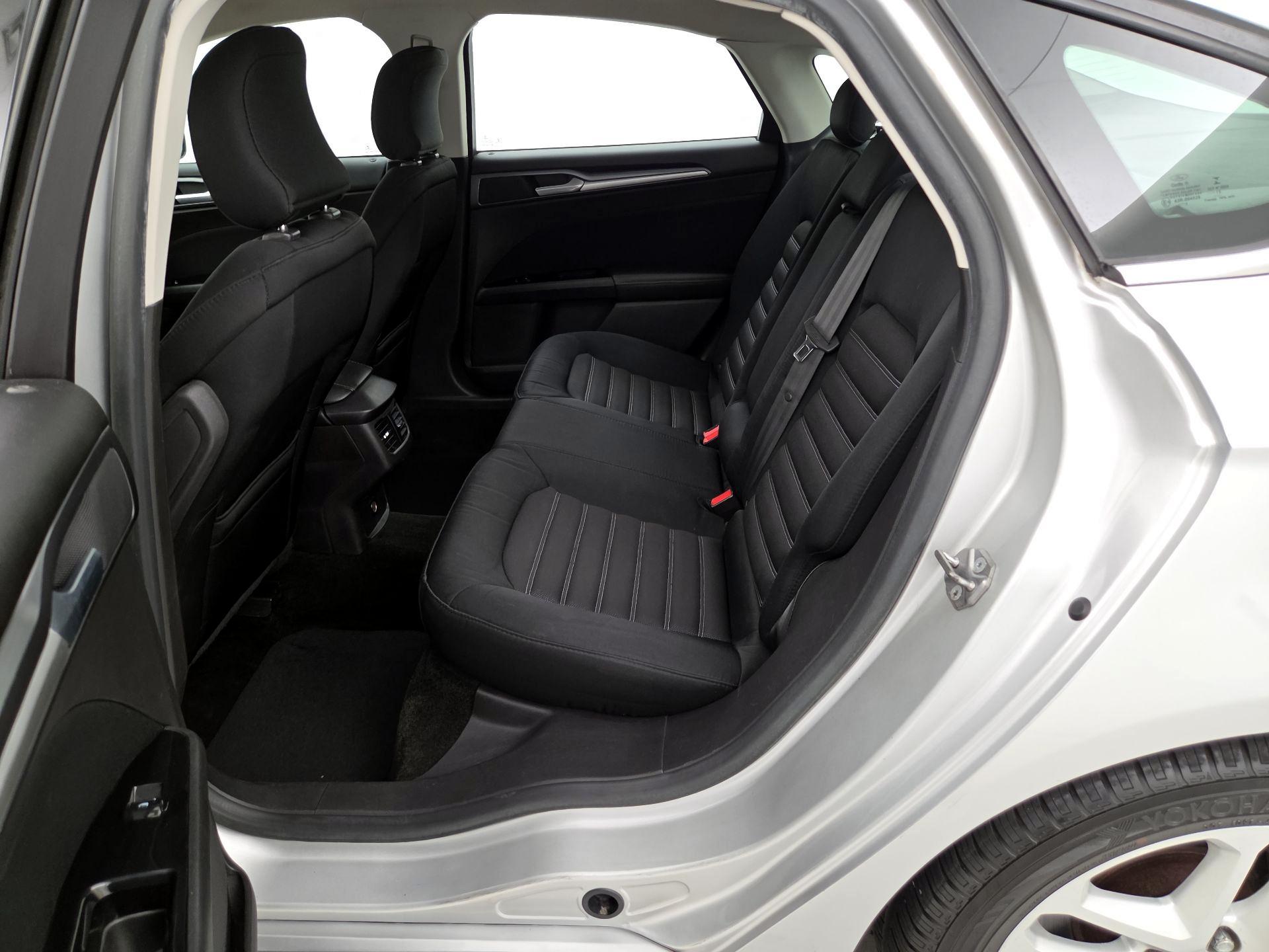 Thumbnail: 2015 Ford Fusion - 19
