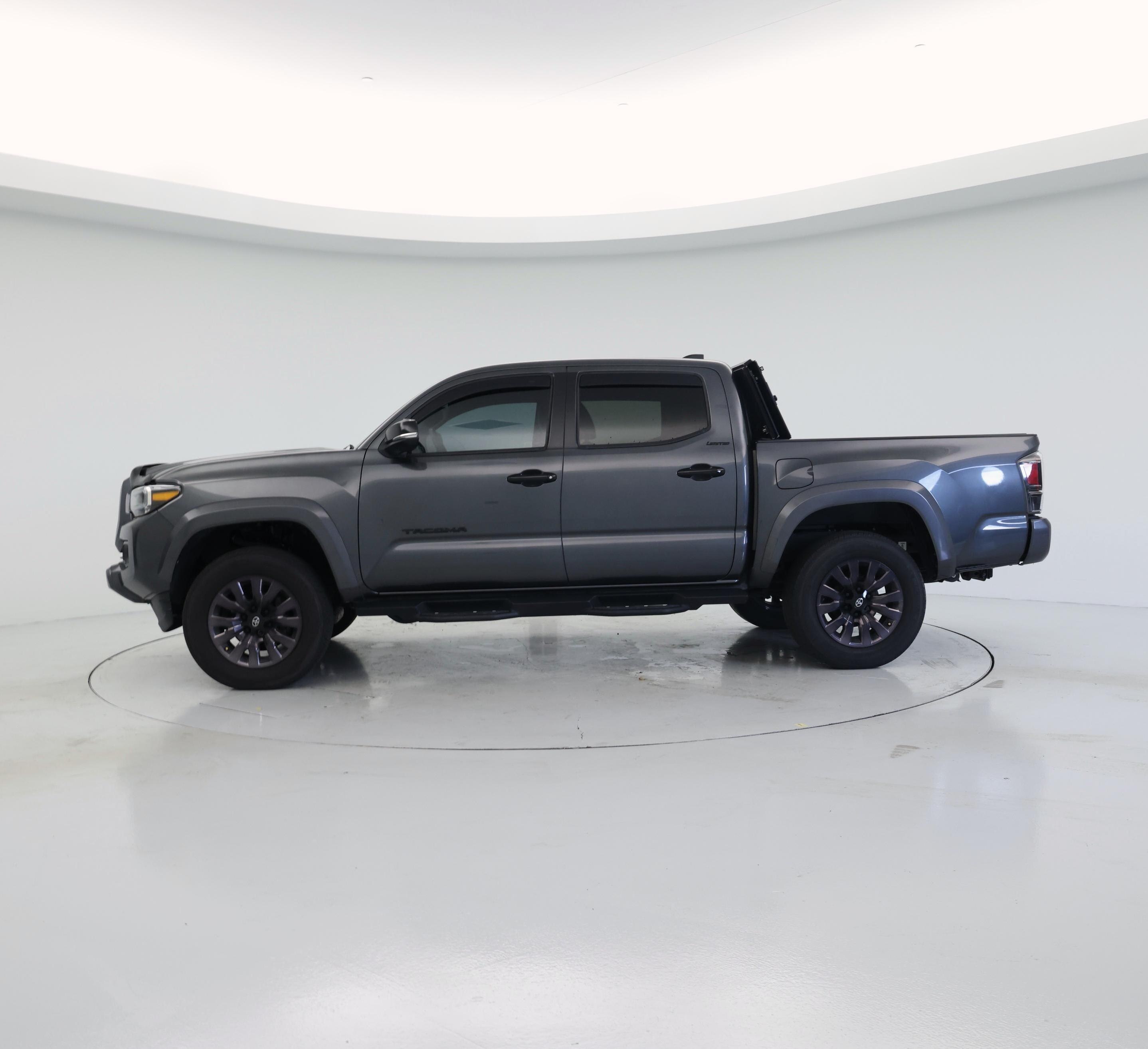 Thumbnail: 2021 Toyota Tacoma - 3