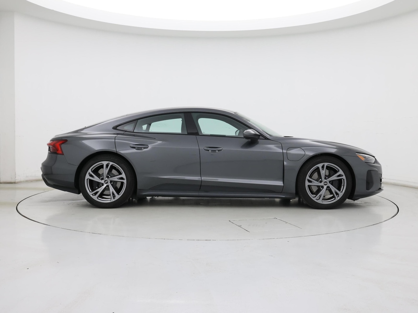 2022 Audi e-tron GT 8