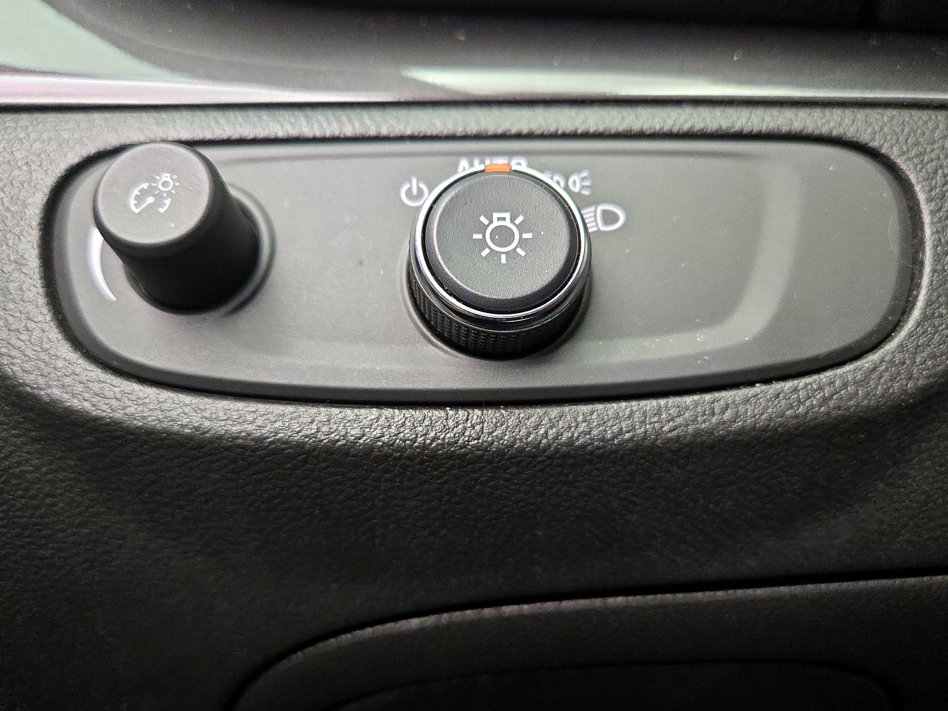 Thumbnail: 2018 Buick Encore - 13