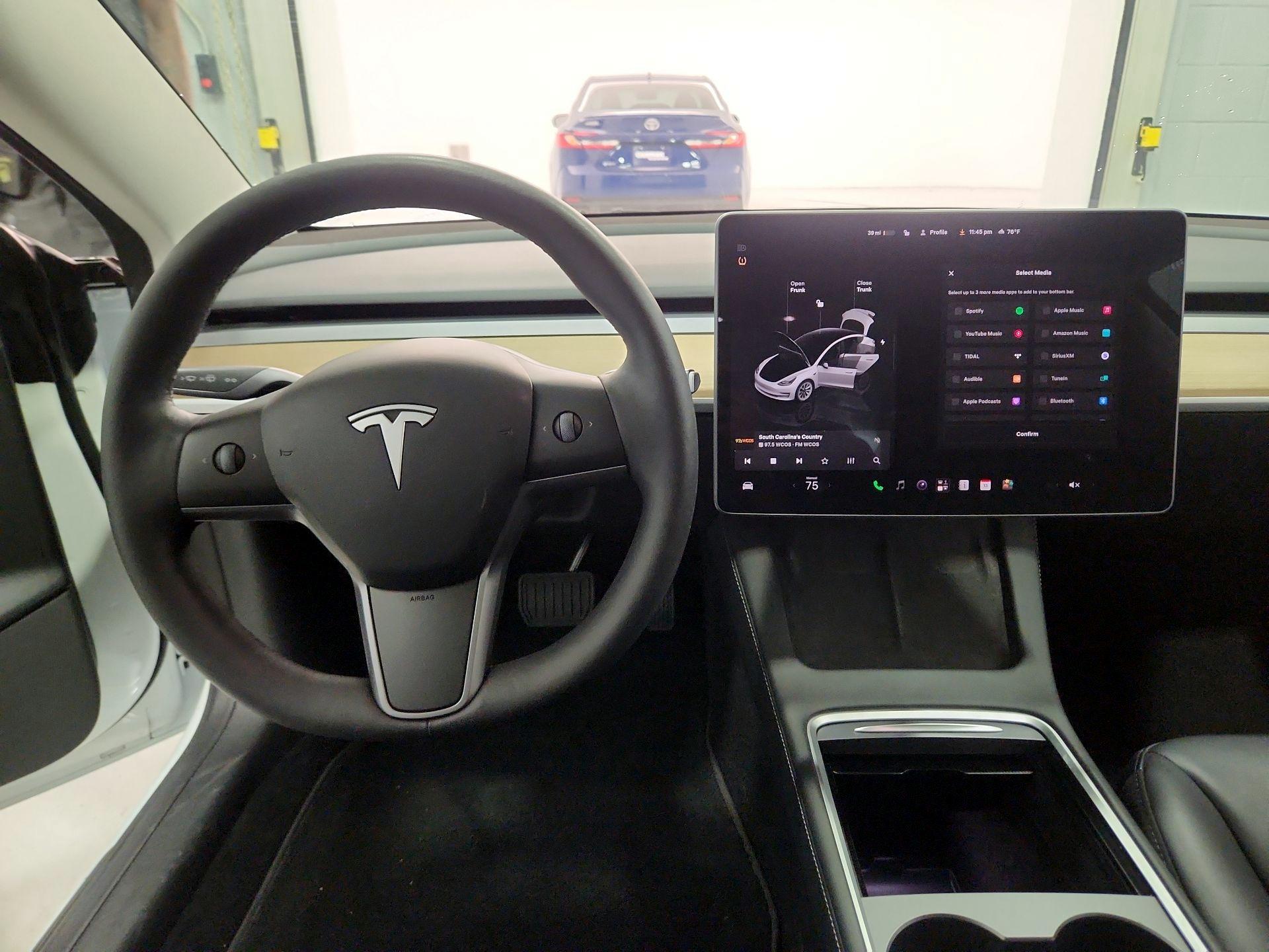 Thumbnail: 2023 Tesla Model 3 - 9