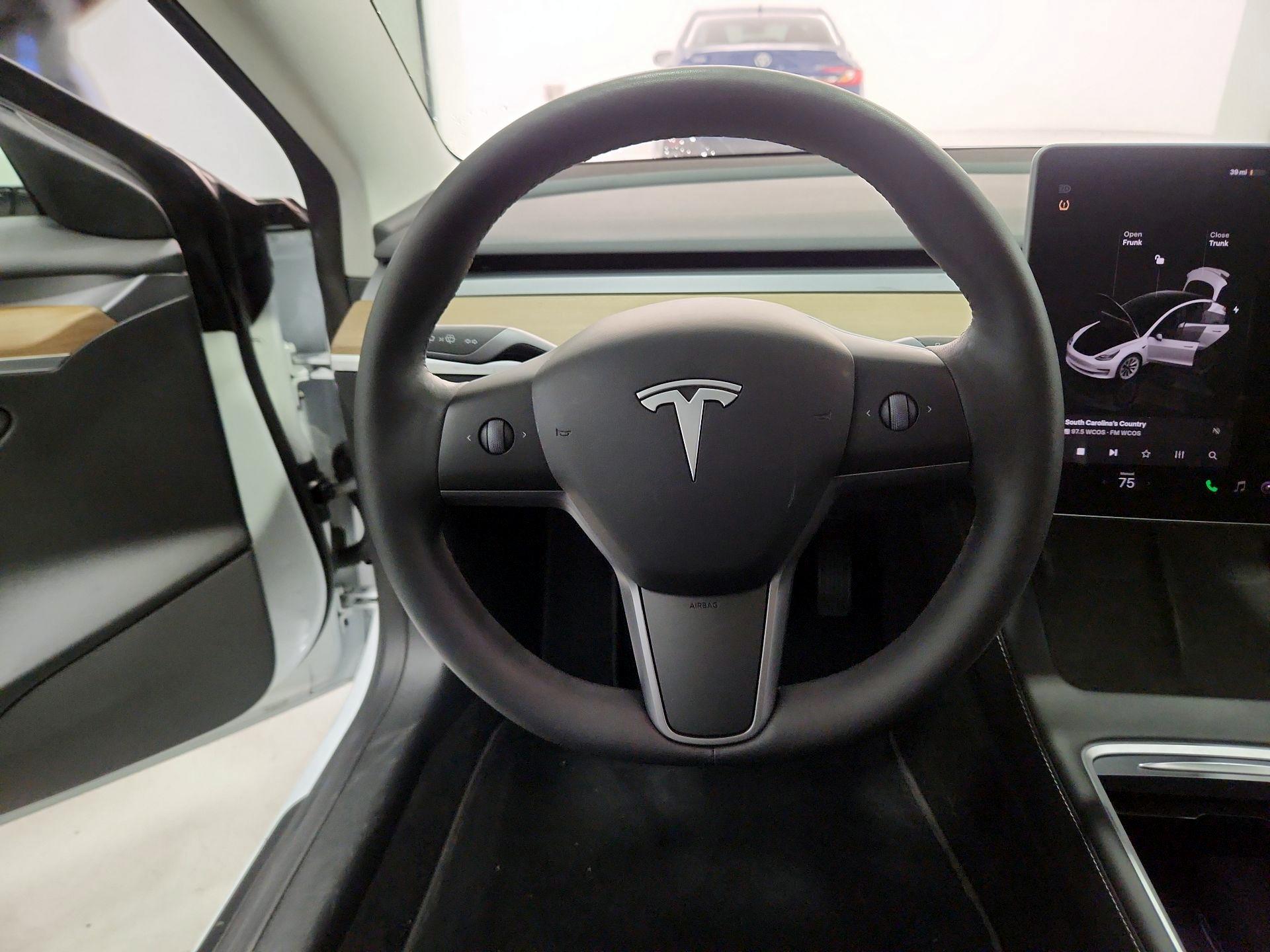 Thumbnail: 2023 Tesla Model 3 - 10