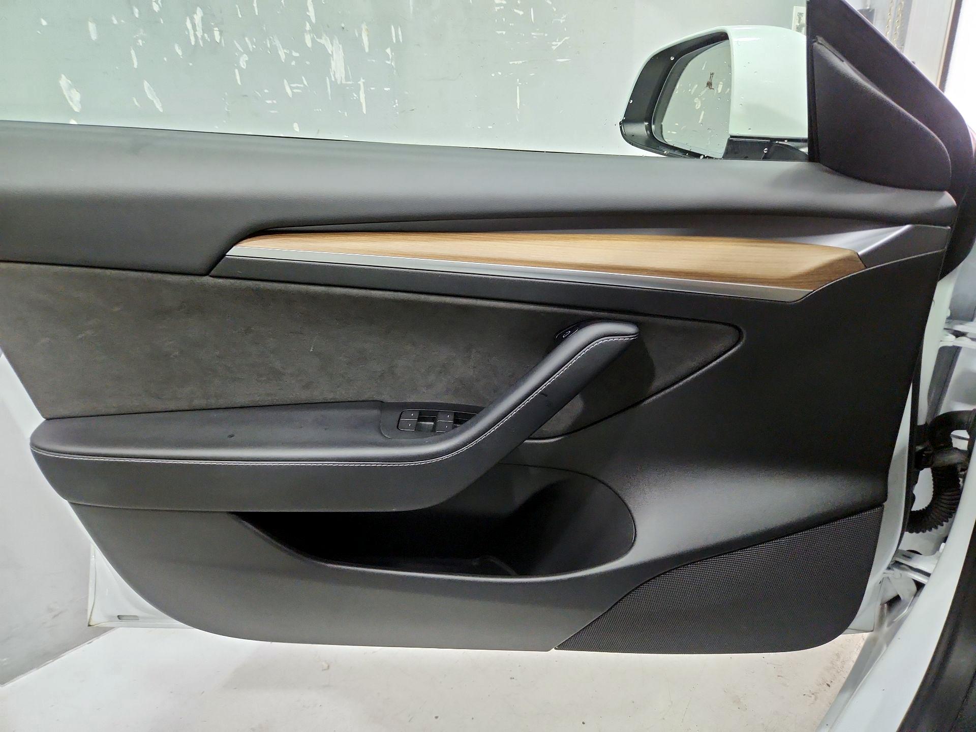 Thumbnail: 2023 Tesla Model 3 - 12