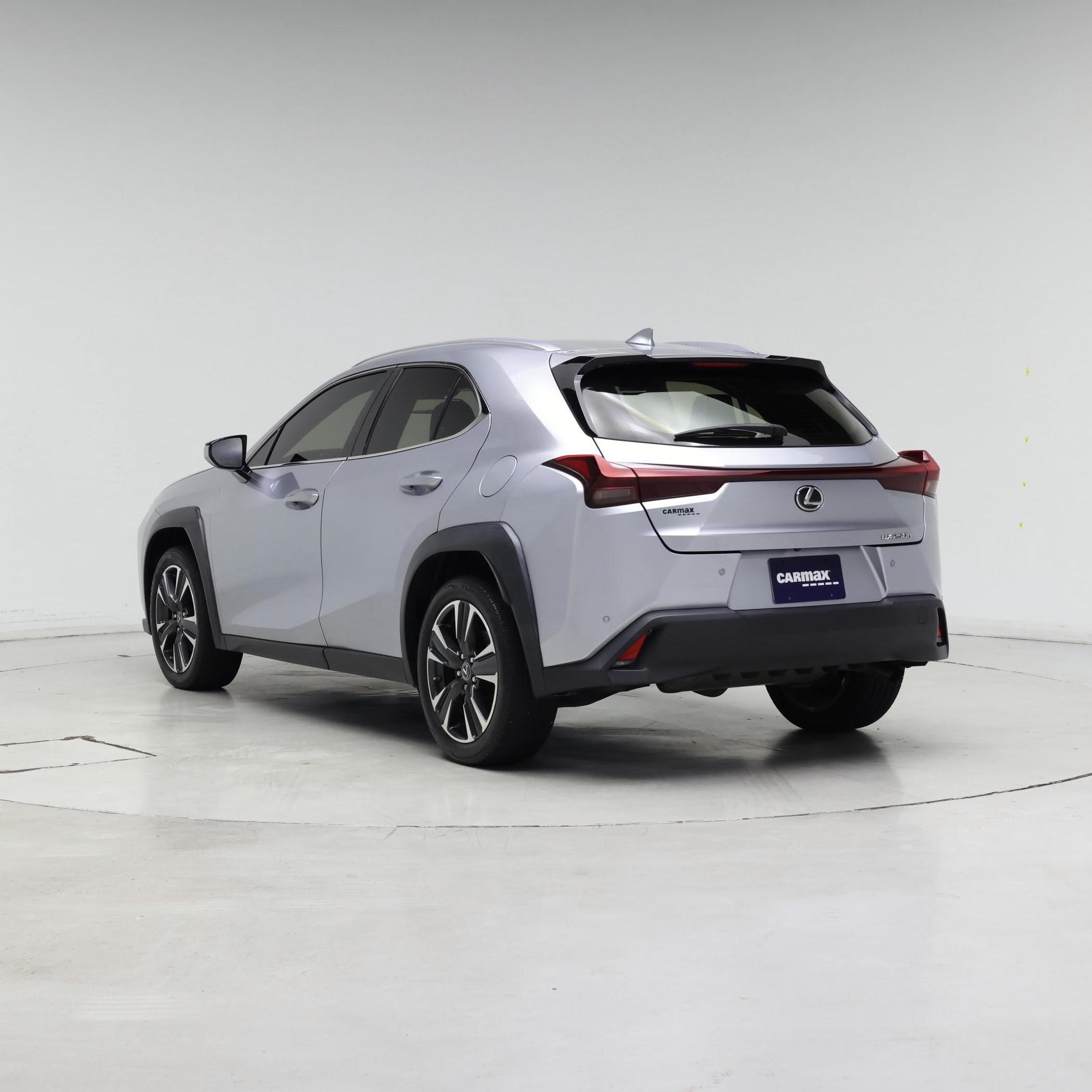 Thumbnail: 2023 Lexus UX - 2