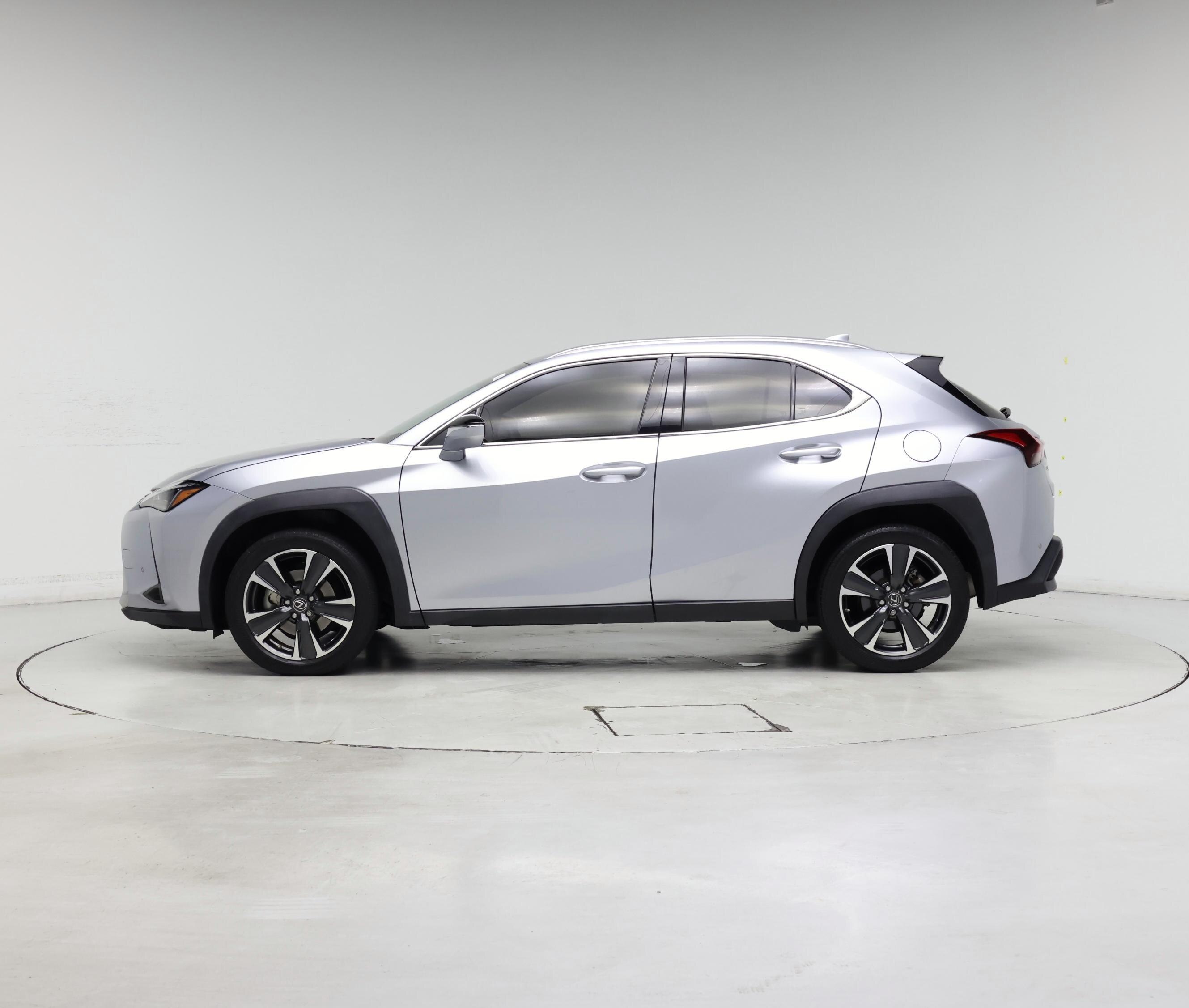 Thumbnail: 2023 Lexus UX - 3