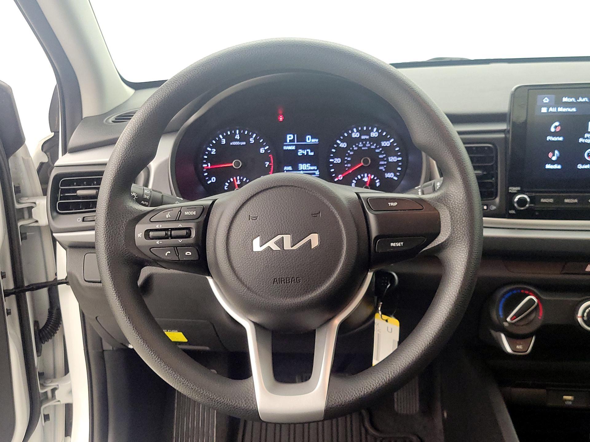 Thumbnail: 2023 Kia Rio - 10