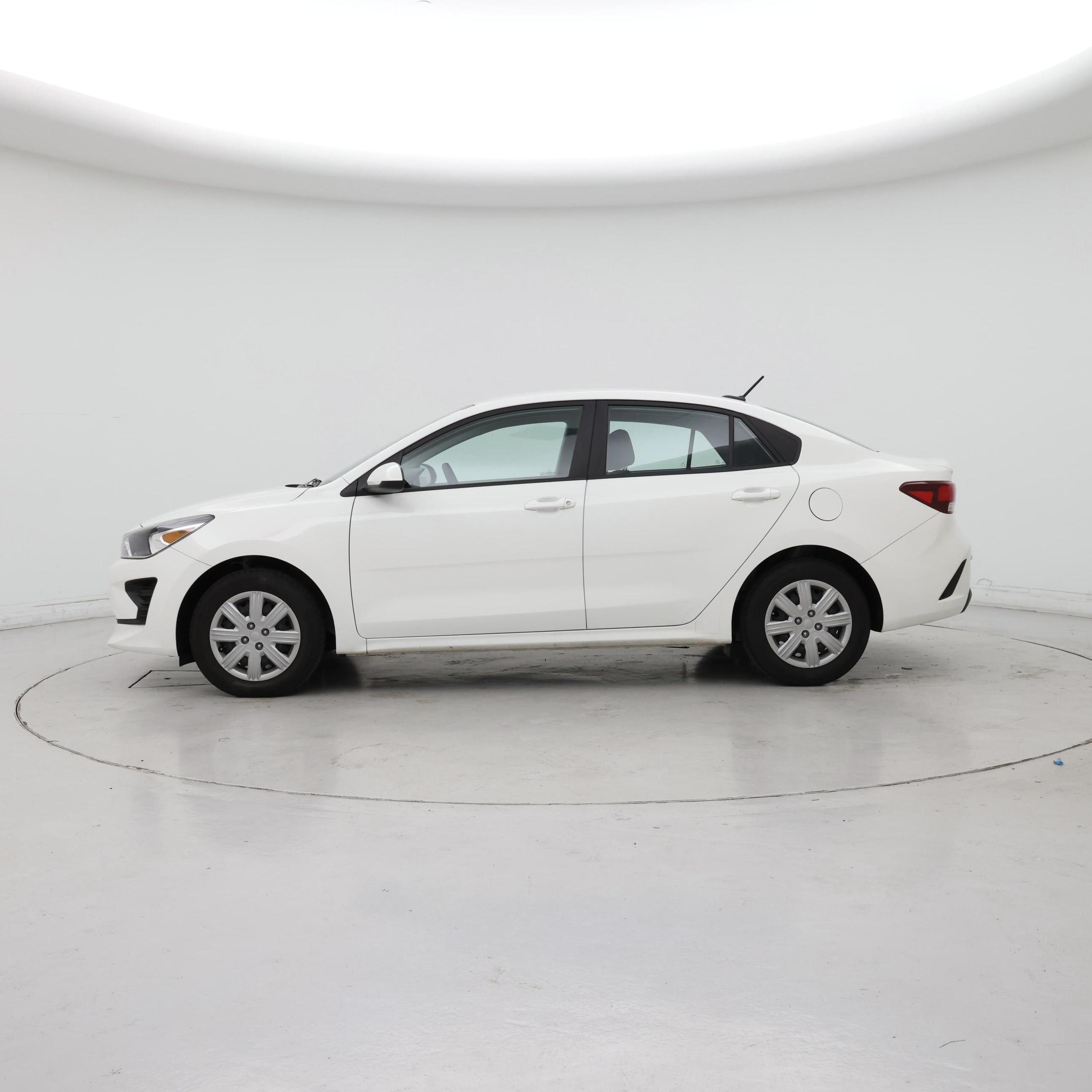 Thumbnail: 2023 Kia Rio - 3