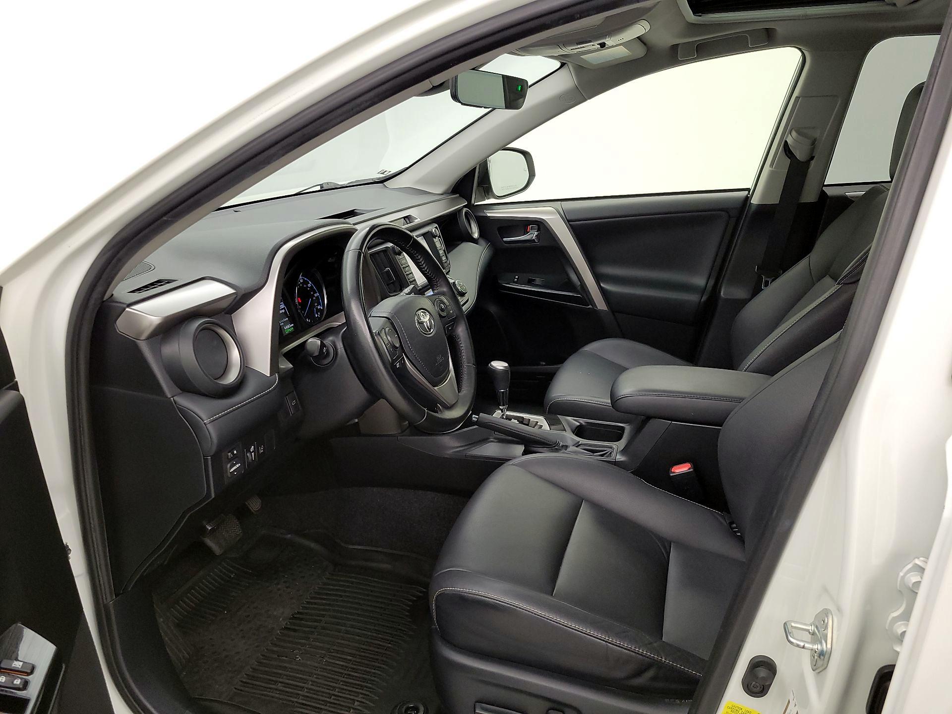 Thumbnail: 2018 Toyota RAV4 - 11