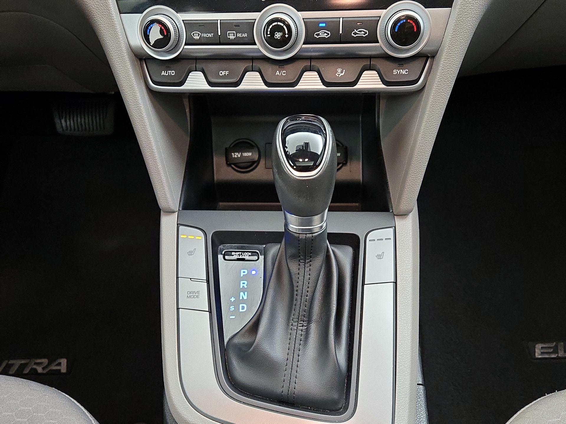 Thumbnail: 2019 Hyundai Elantra - 17