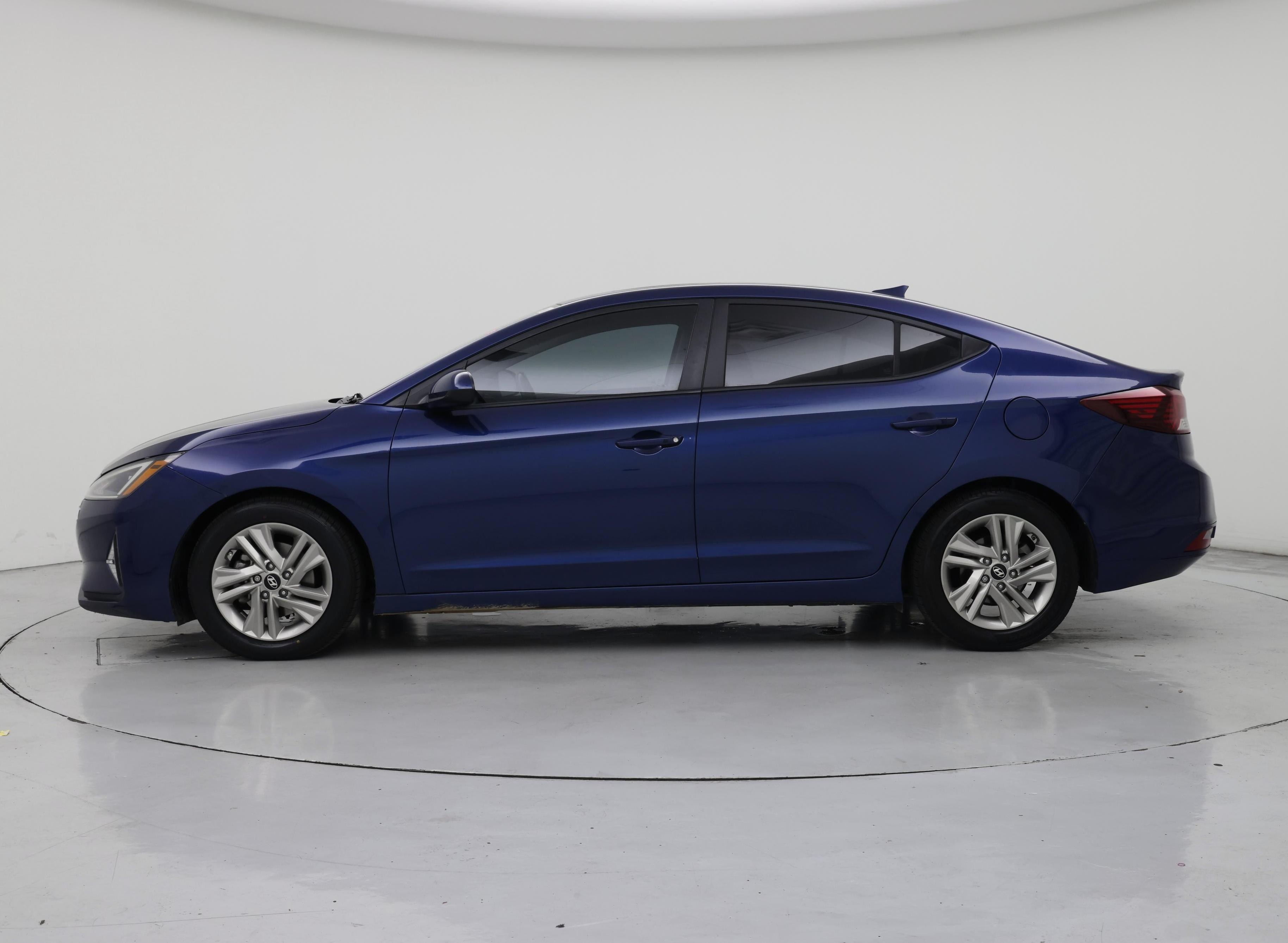 Thumbnail: 2019 Hyundai Elantra - 3