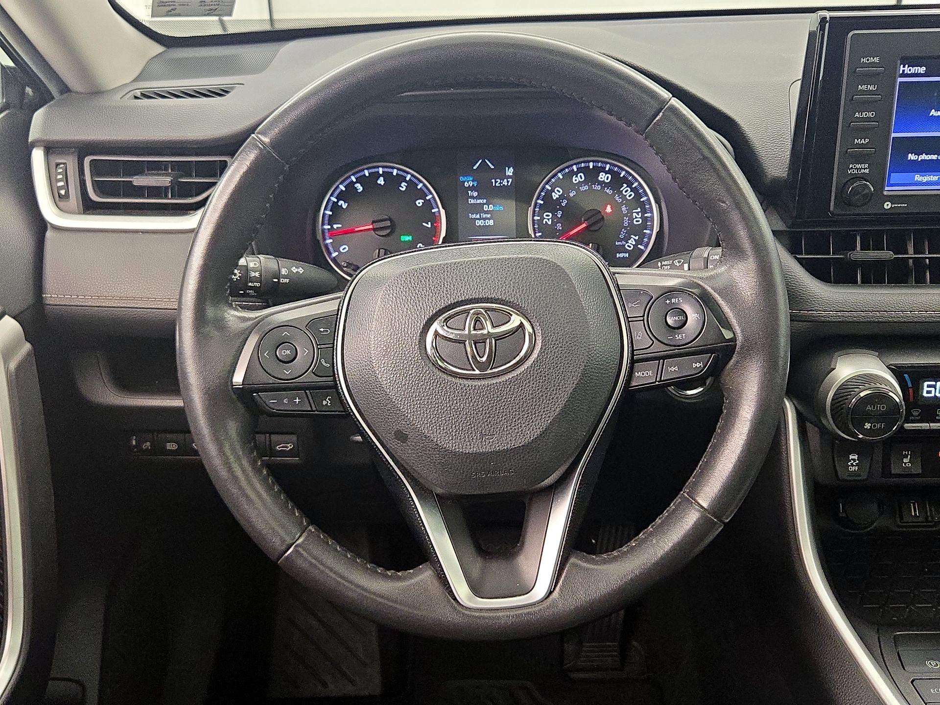 Thumbnail: 2021 Toyota RAV4 - 10