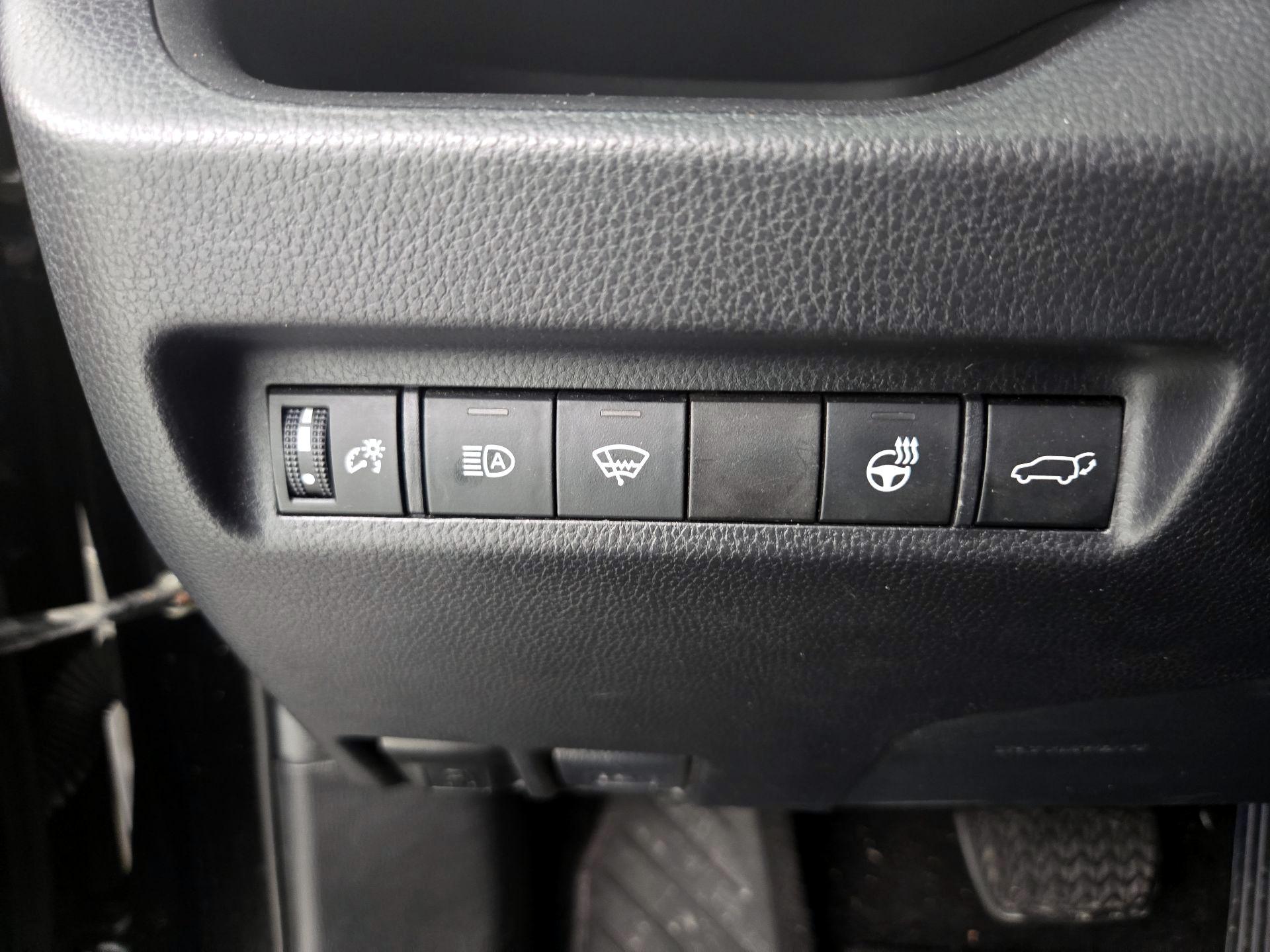 Thumbnail: 2021 Toyota RAV4 - 13