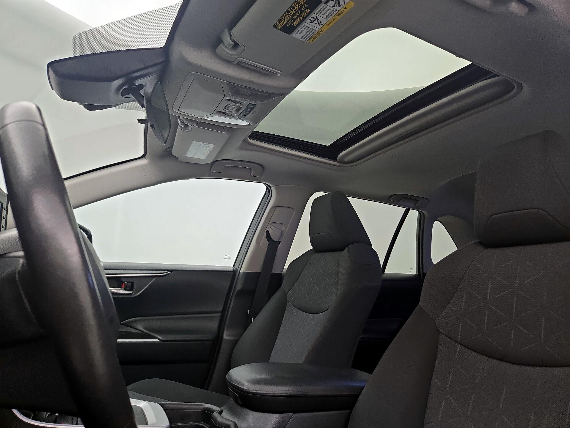Thumbnail: 2021 Toyota RAV4 - 19