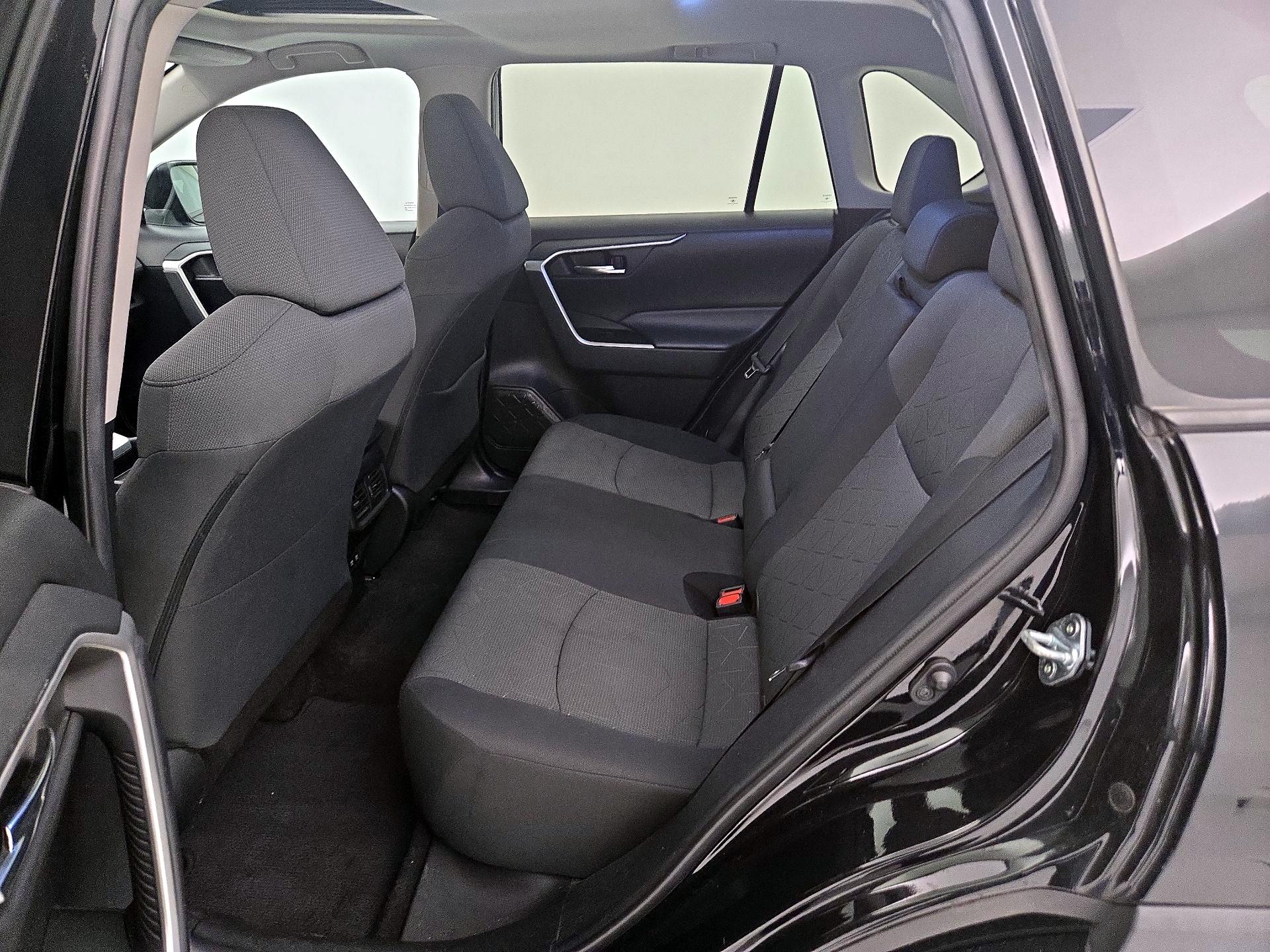Thumbnail: 2021 Toyota RAV4 - 20