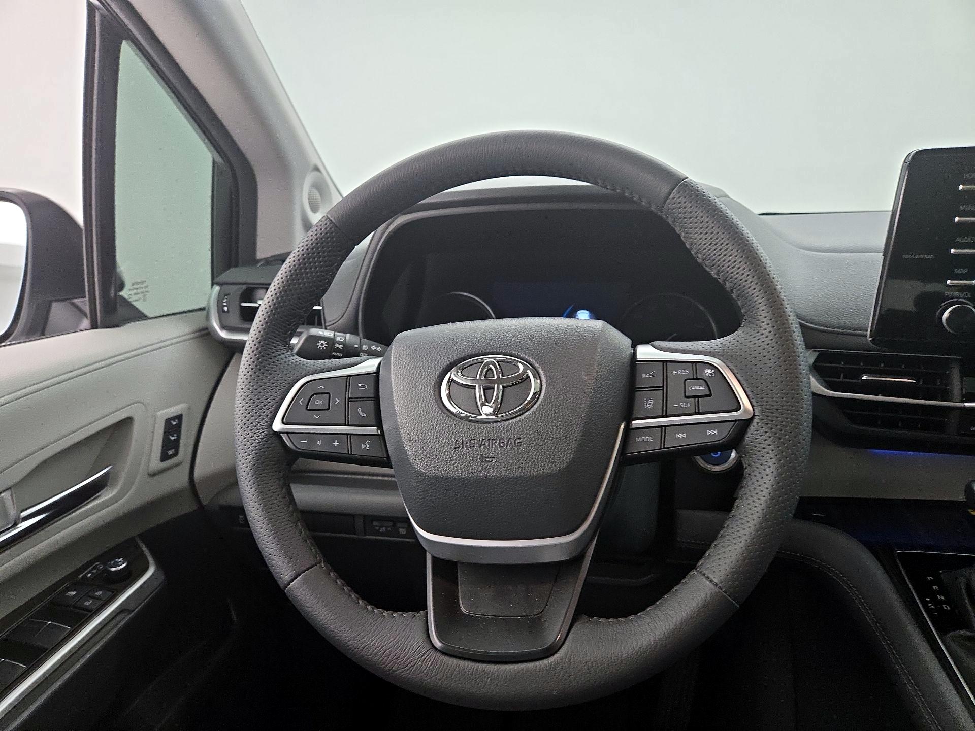 Thumbnail: 2024 Toyota Sienna - 10