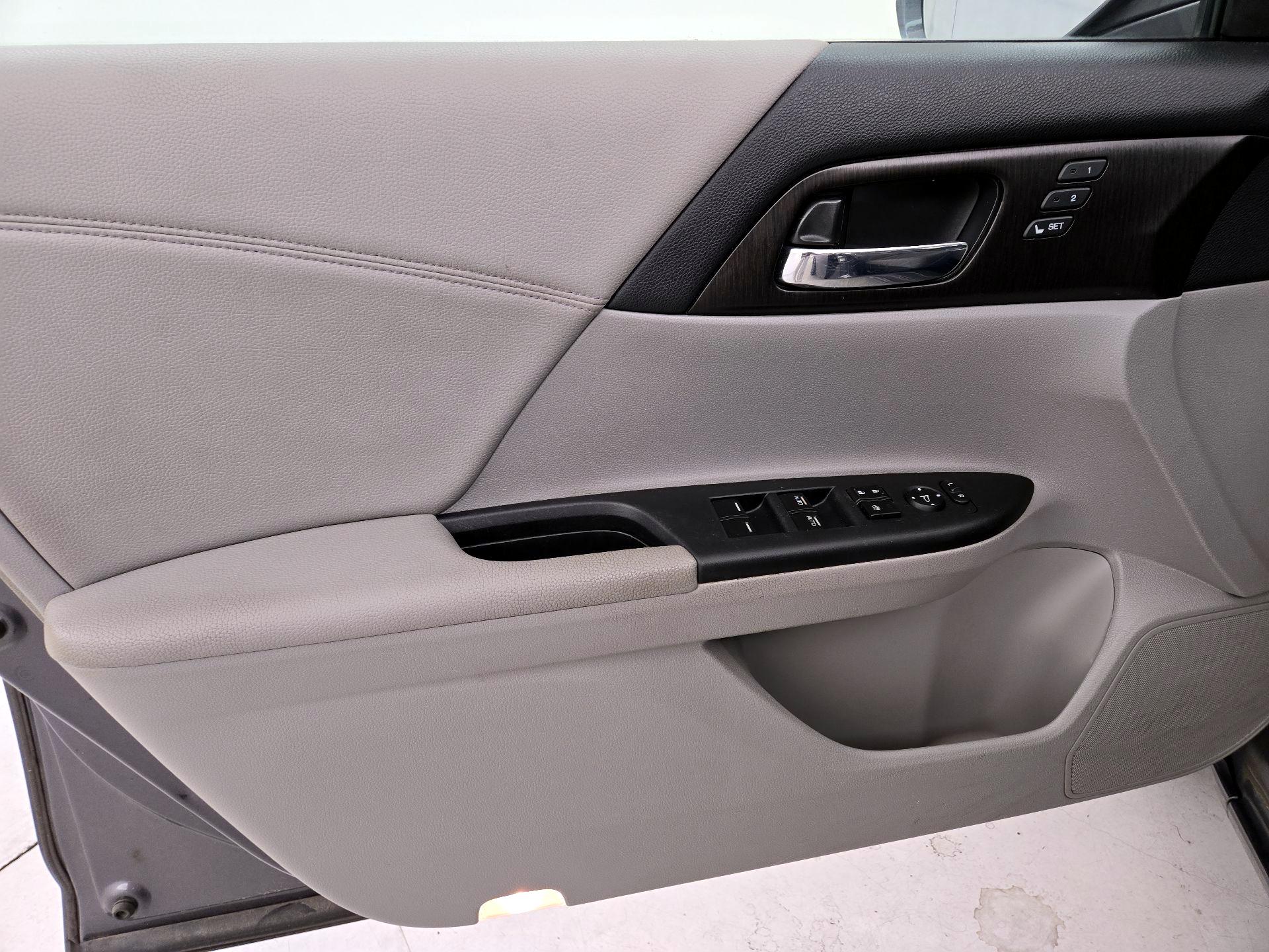 Thumbnail: 2015 Honda Accord - 12