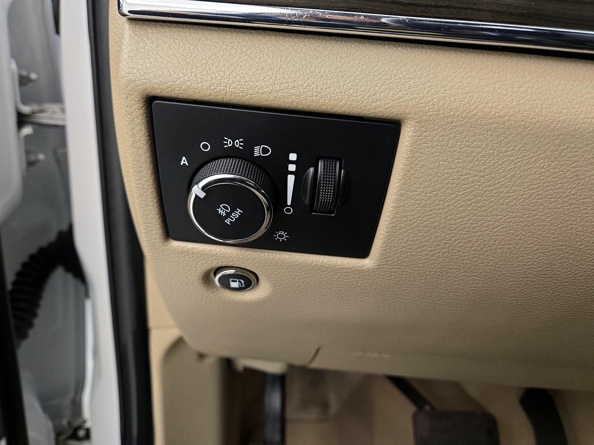 Thumbnail: 2020 Jeep Grand Cherokee - 13