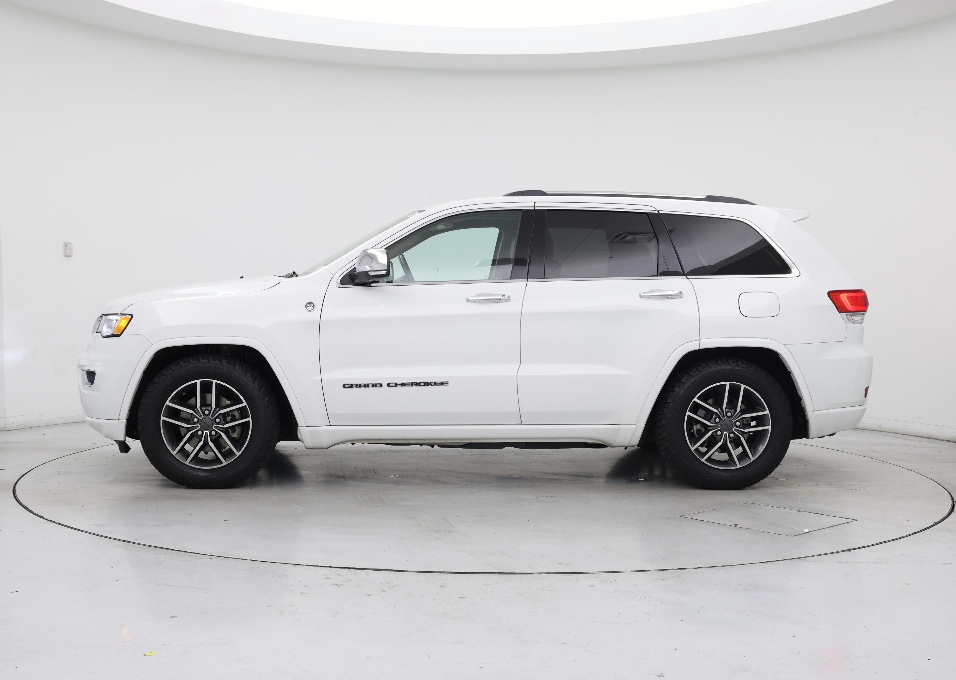 Thumbnail: 2020 Jeep Grand Cherokee - 3