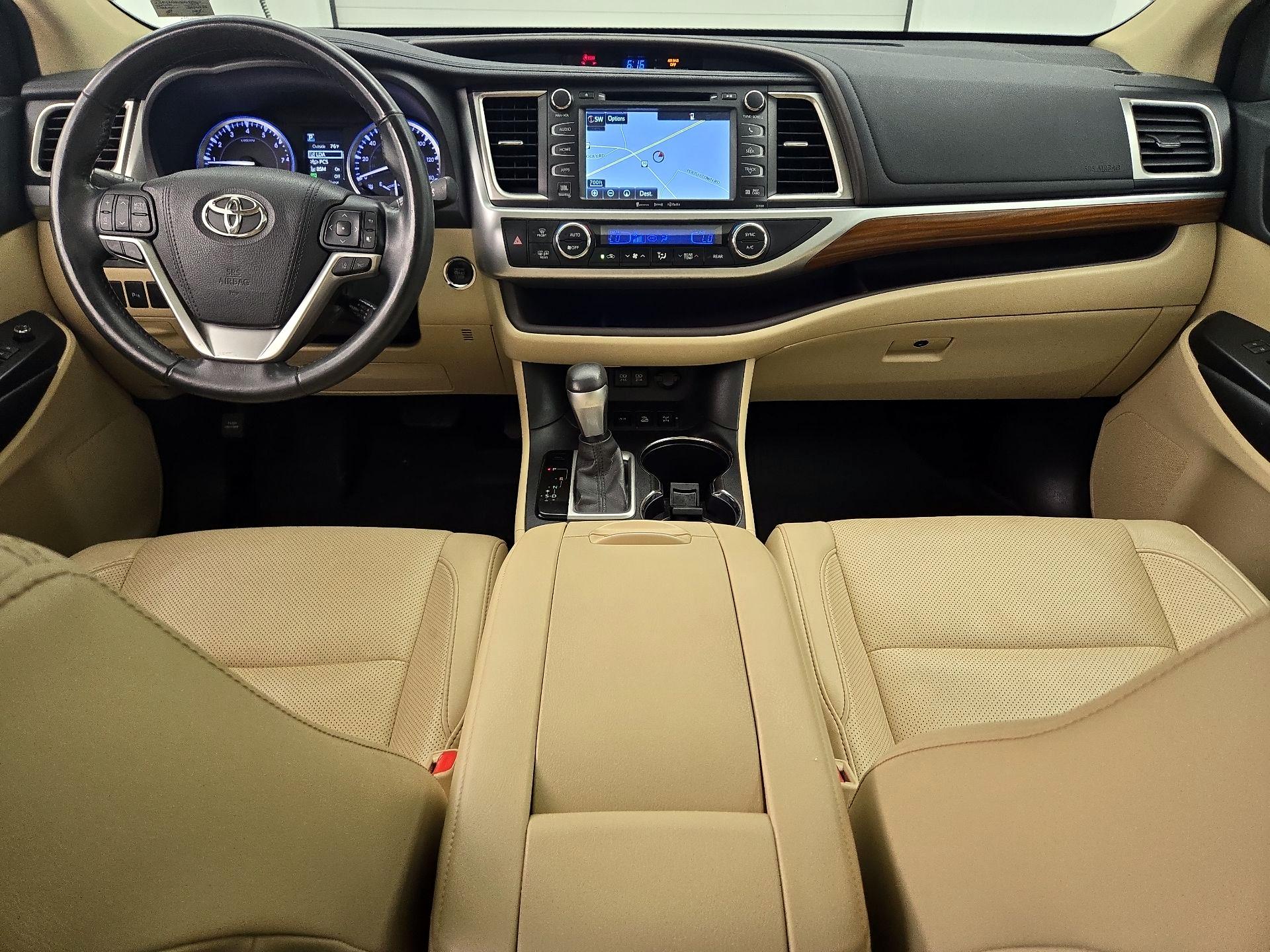 Thumbnail: 2017 Toyota Highlander - 9