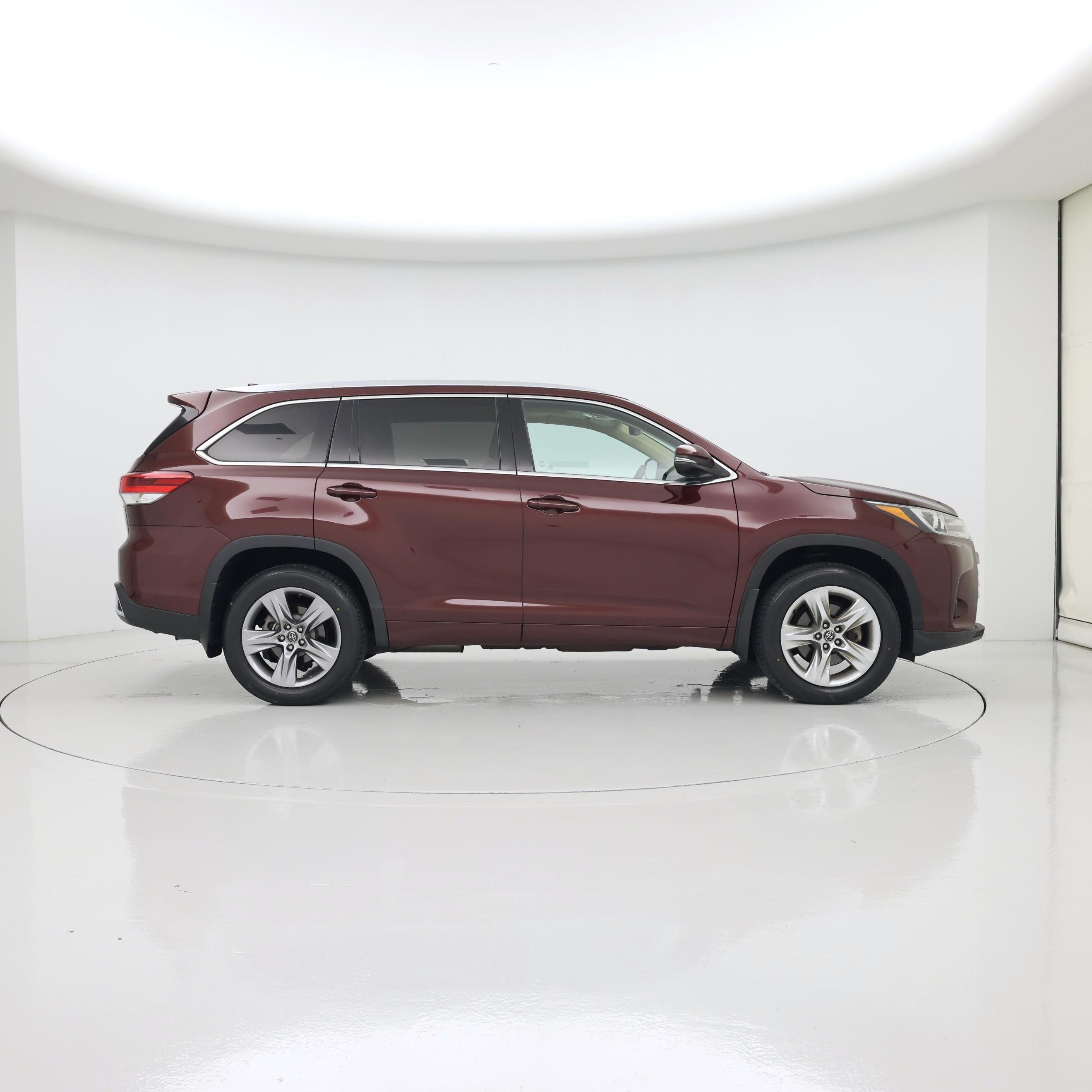 Thumbnail: 2017 Toyota Highlander - 7