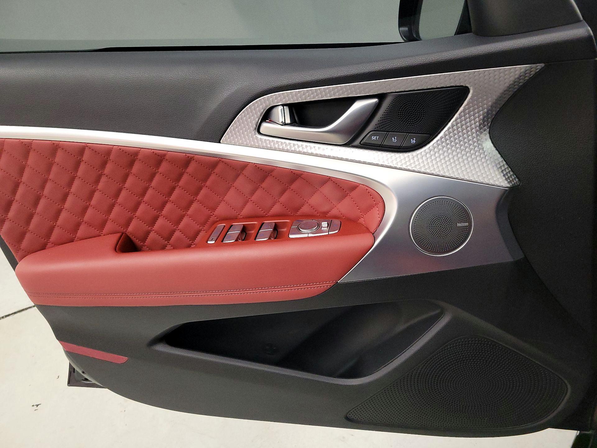 Thumbnail: 2023 Genesis G70 - 12