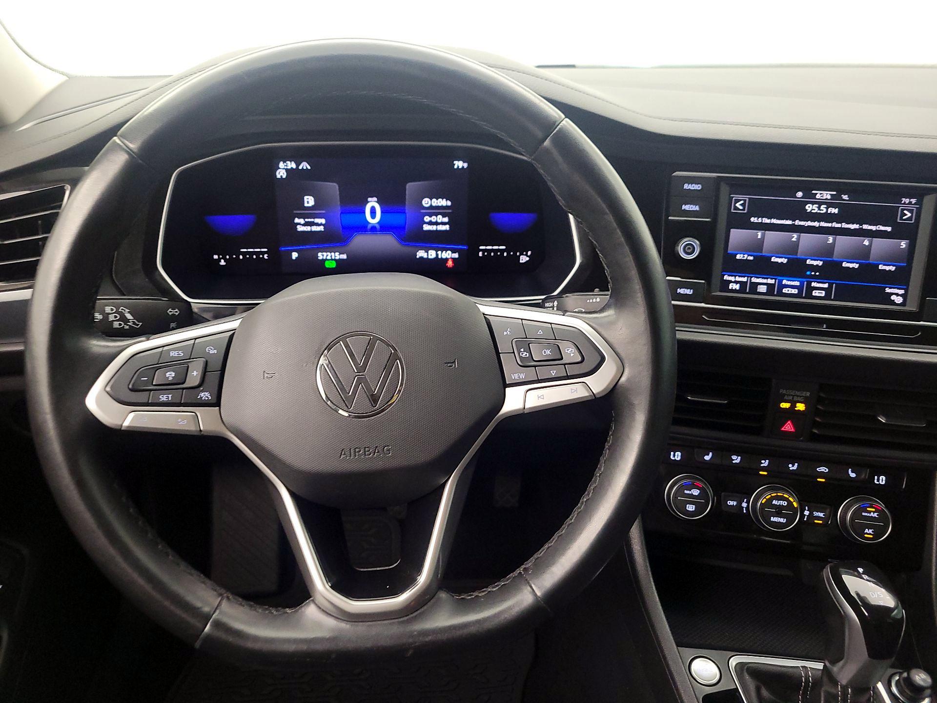 Thumbnail: 2022 Volkswagen Jetta - 10