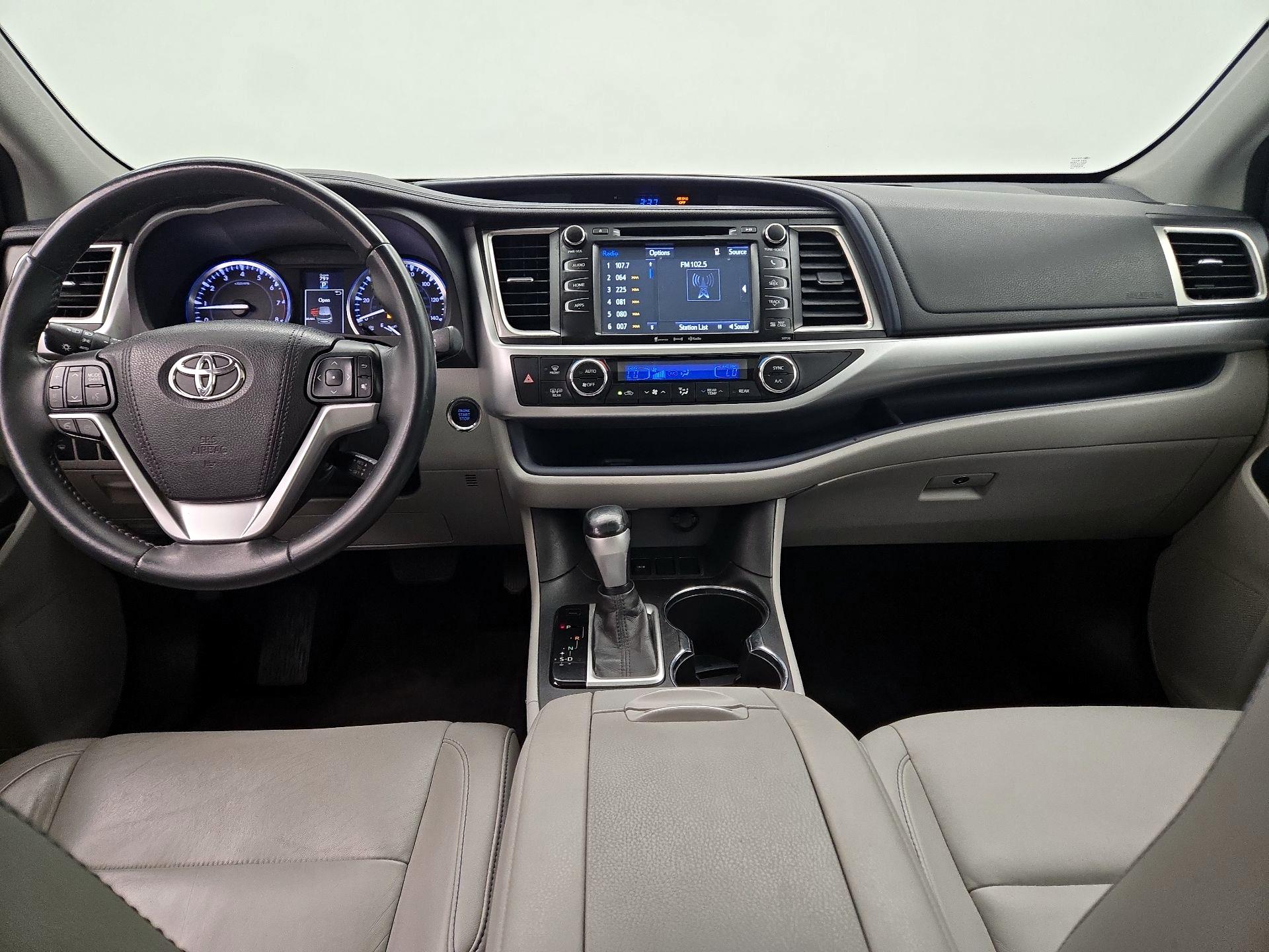 Thumbnail: 2016 Toyota Highlander - 9