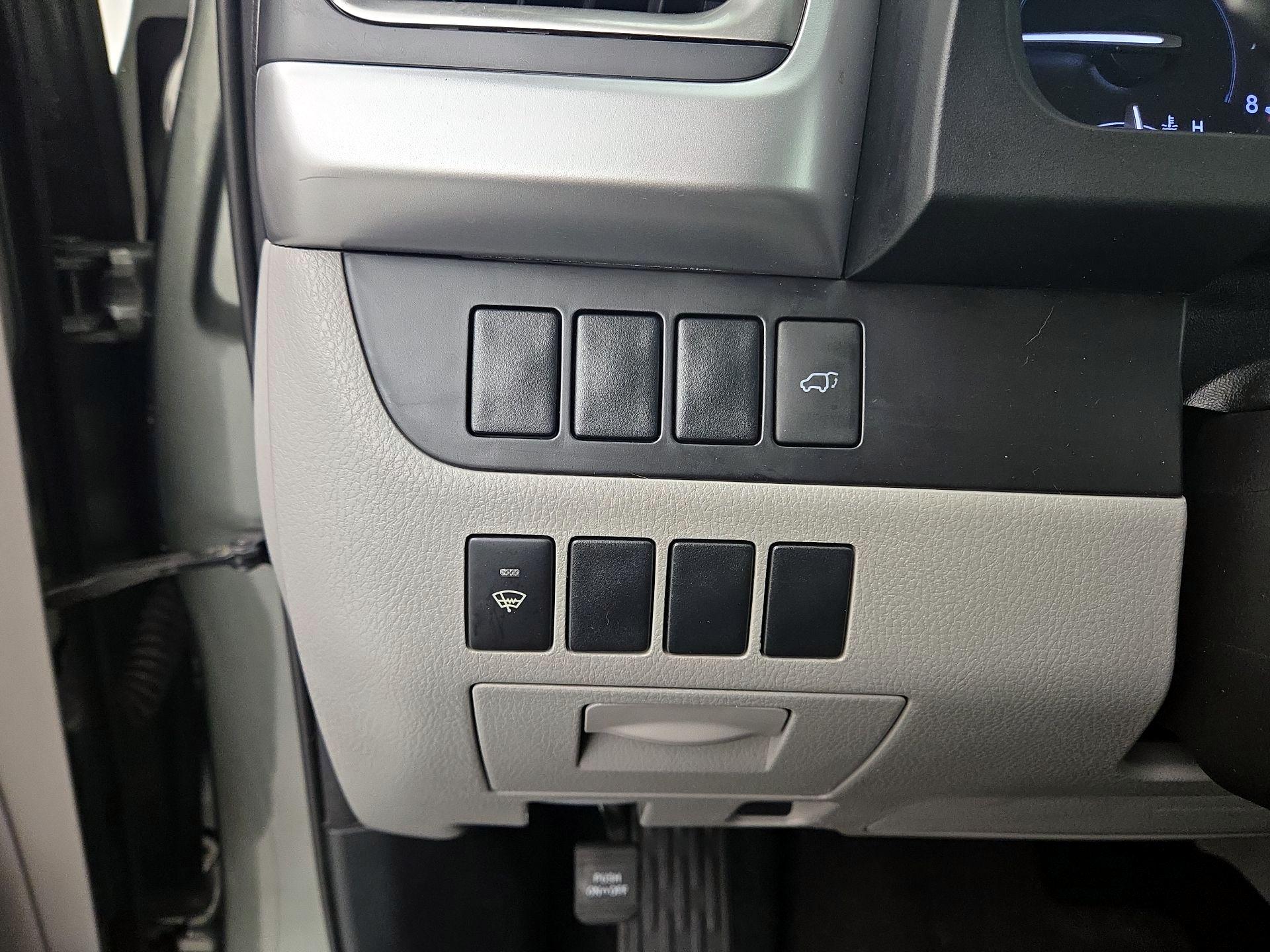Thumbnail: 2016 Toyota Highlander - 13