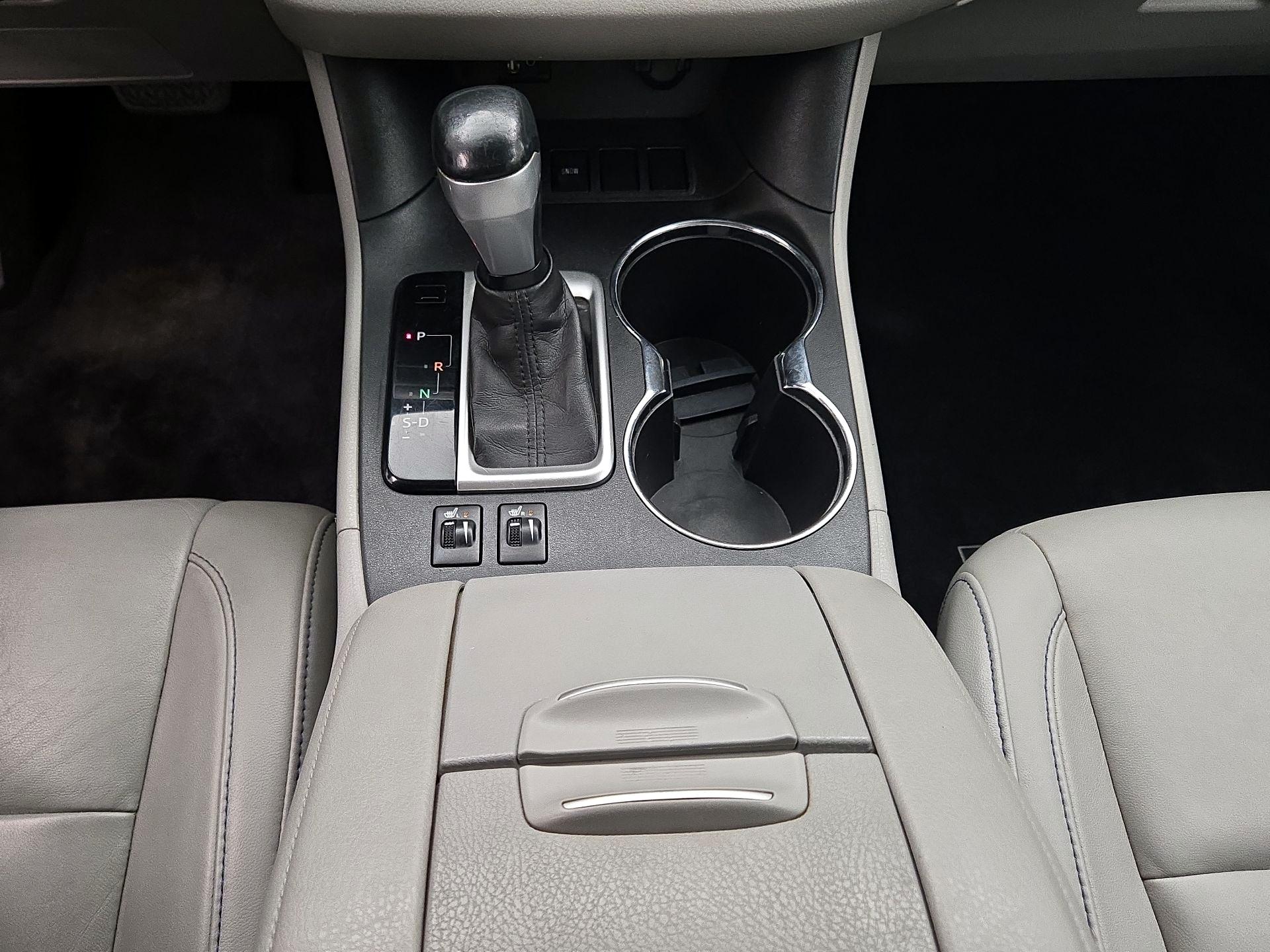 Thumbnail: 2016 Toyota Highlander - 17