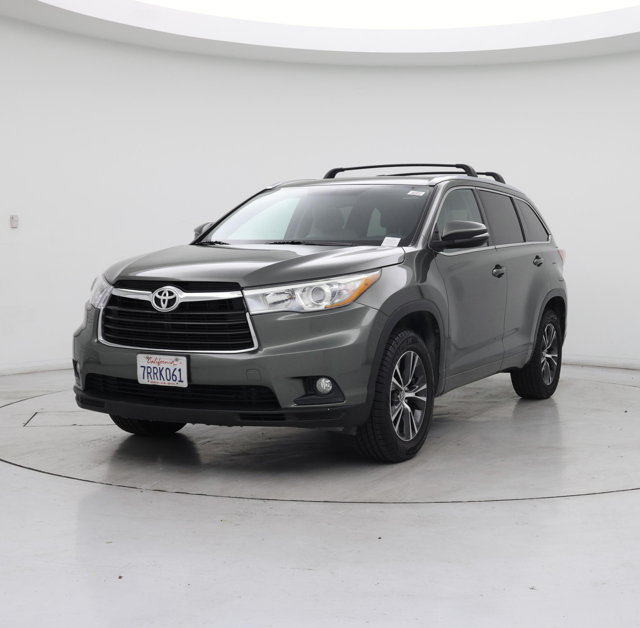 Thumbnail: 2016 Toyota Highlander - 4
