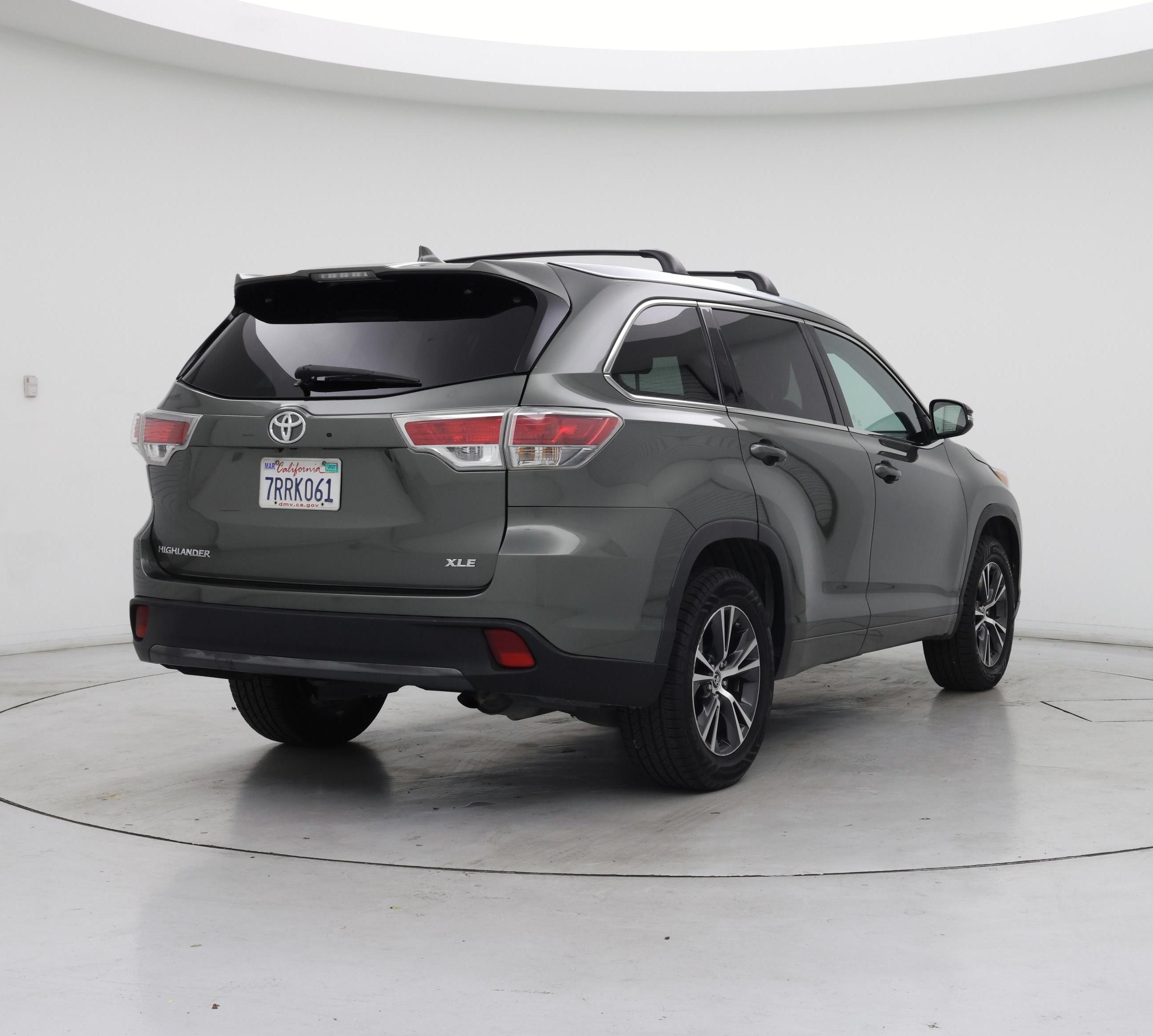 Thumbnail: 2016 Toyota Highlander - 8