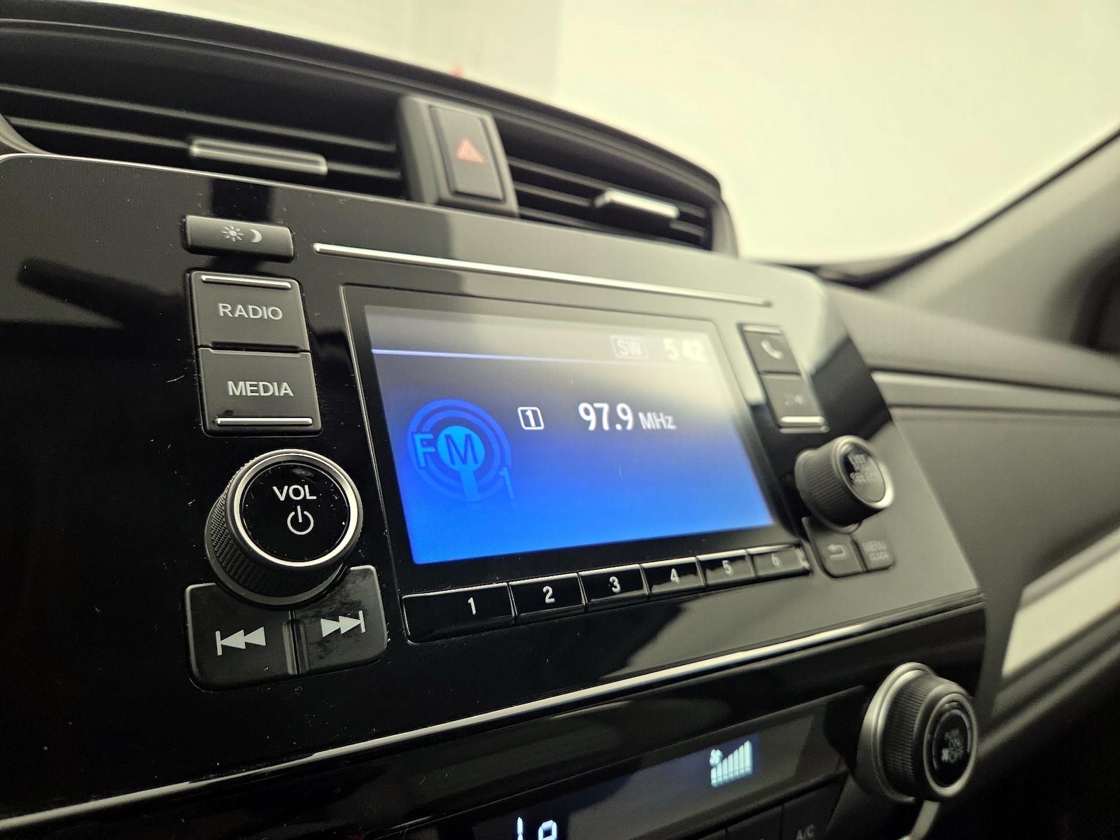 2017 Honda CR-V LX - Photo 16