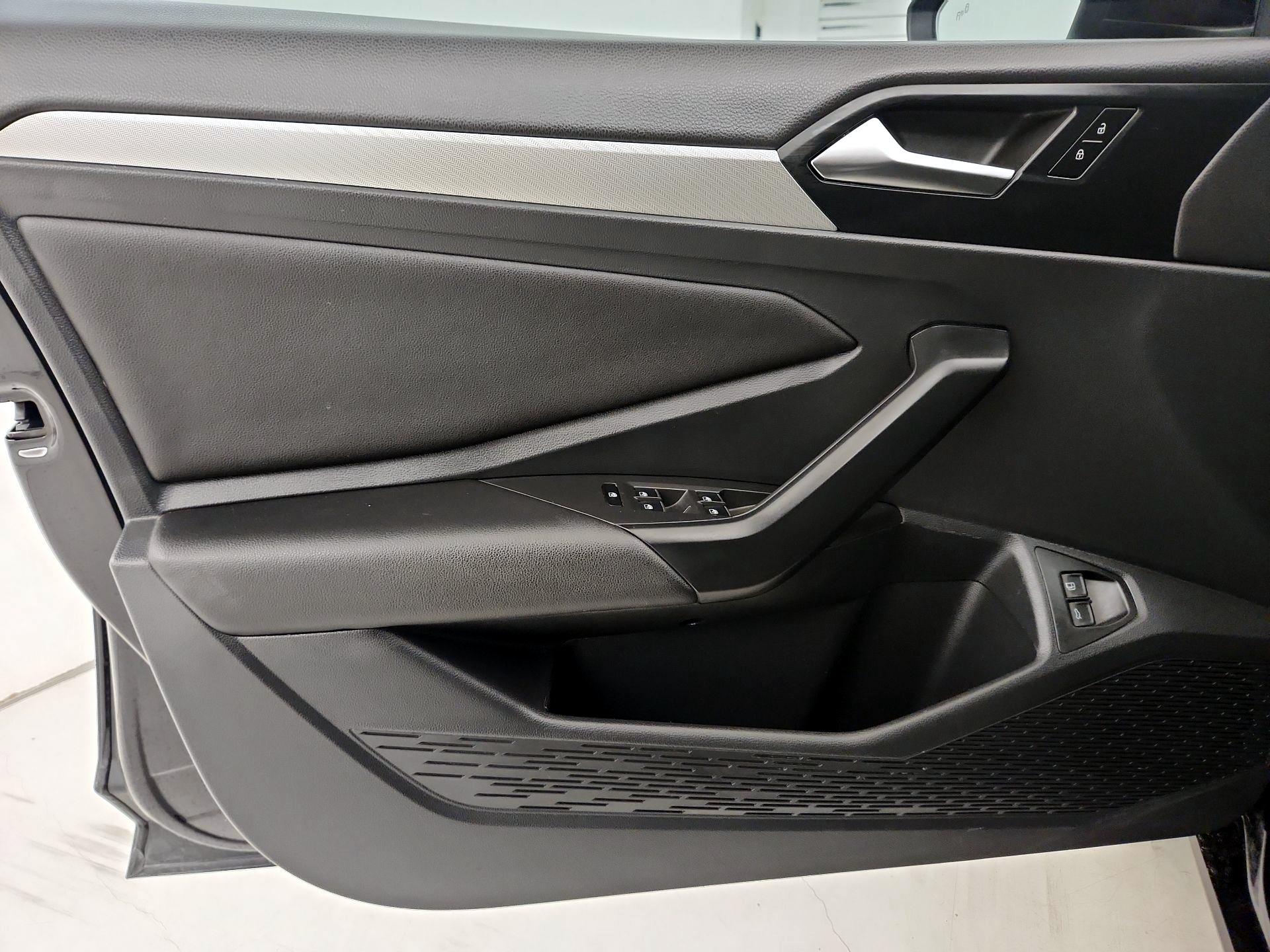 Thumbnail: 2021 Volkswagen Jetta - 12