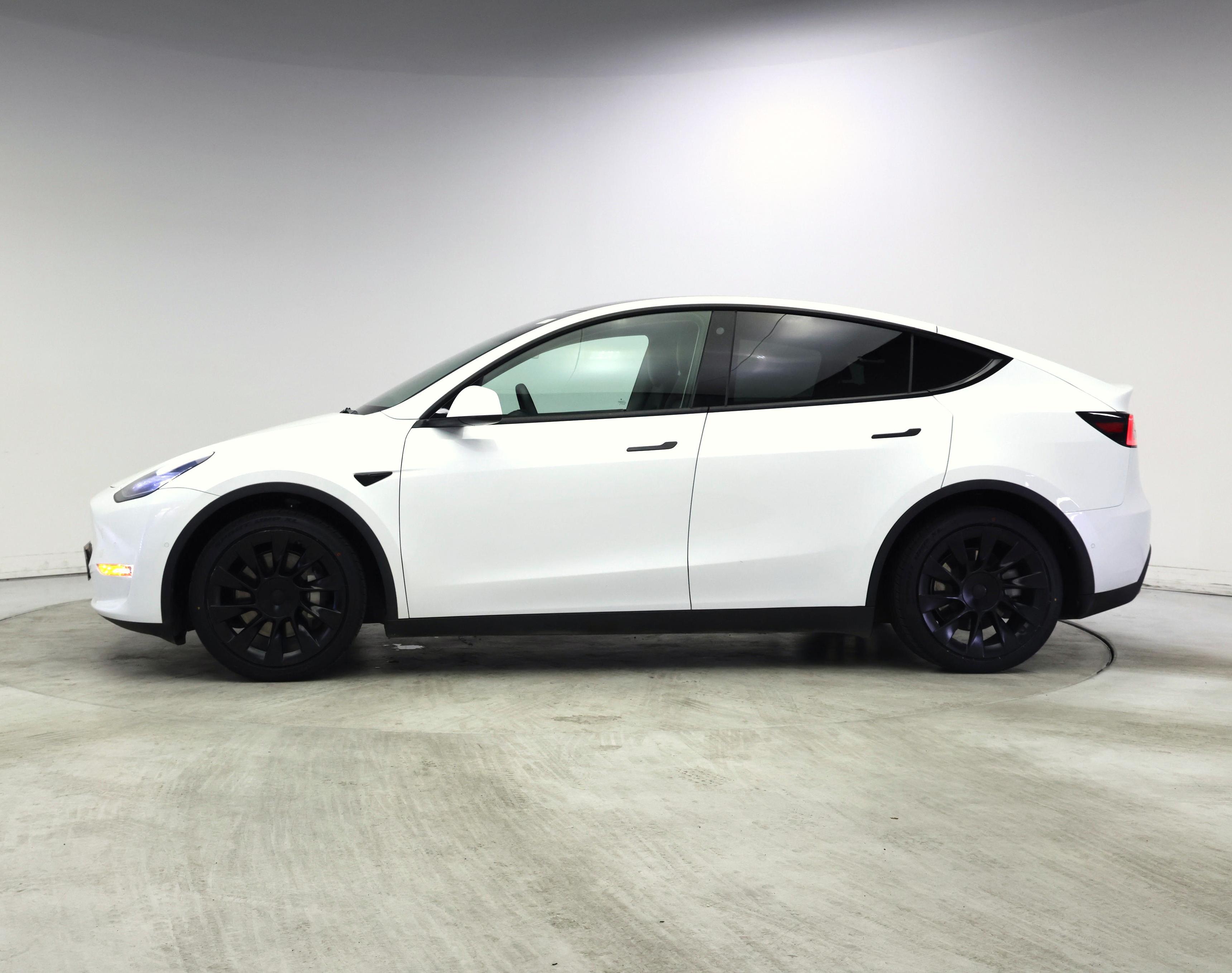 Thumbnail: 2022 Tesla Model Y - 3