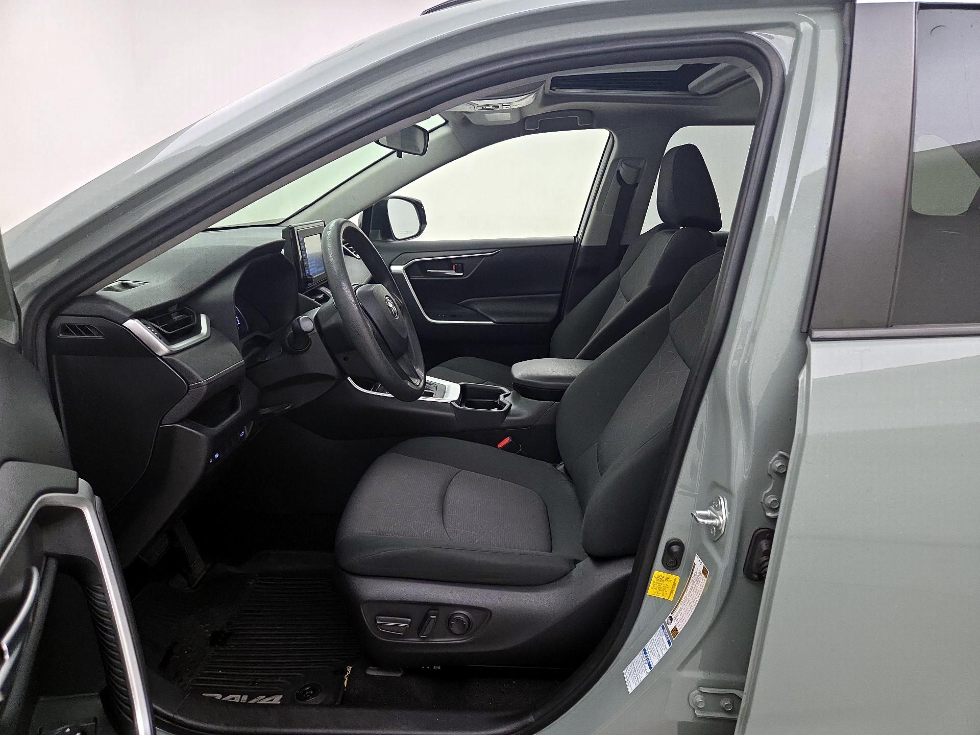 Thumbnail: 2019 Toyota RAV4 - 11