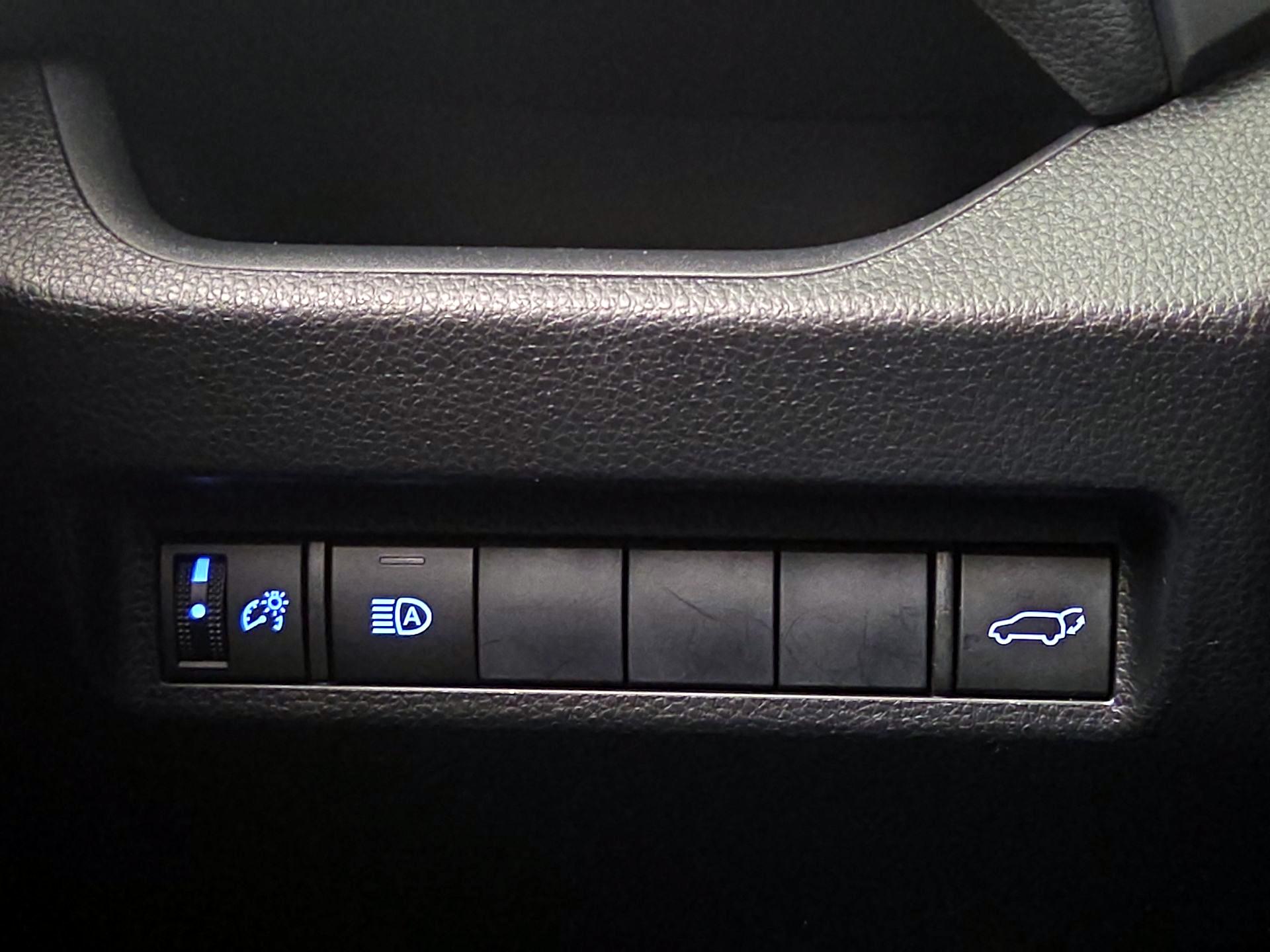 Thumbnail: 2019 Toyota RAV4 - 13
