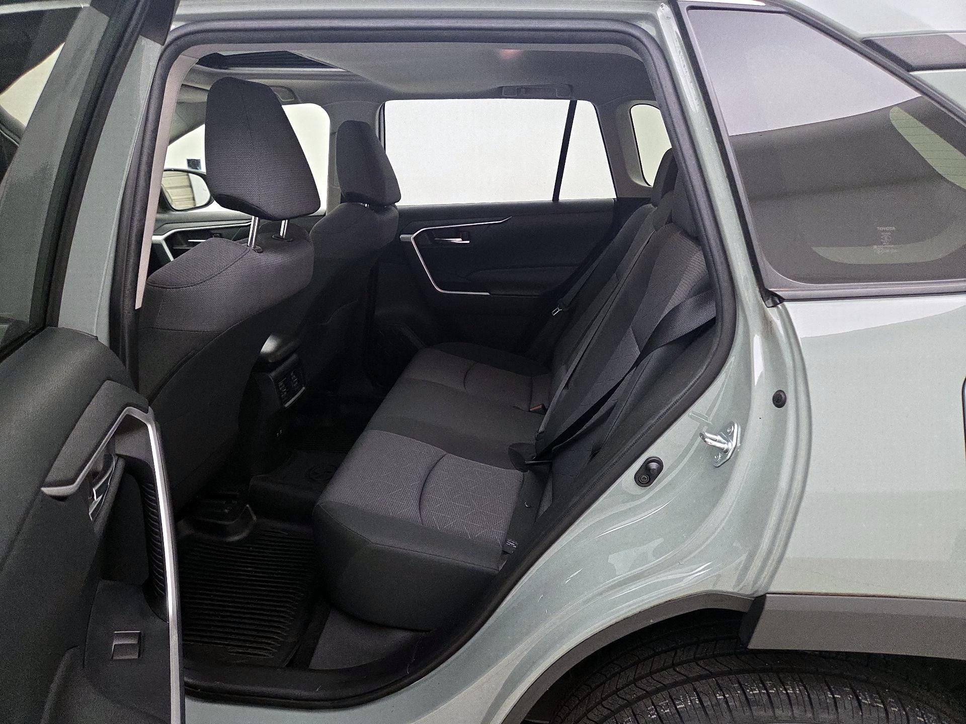 Thumbnail: 2019 Toyota RAV4 - 20