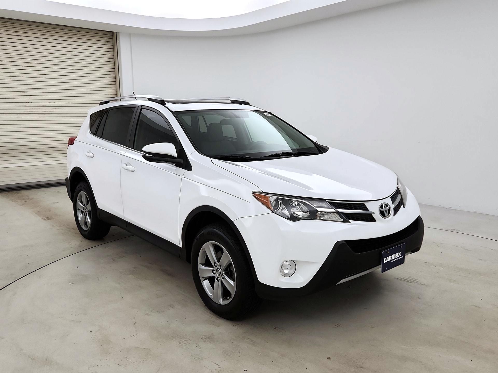 Thumbnail: 2015 Toyota RAV4 - 1