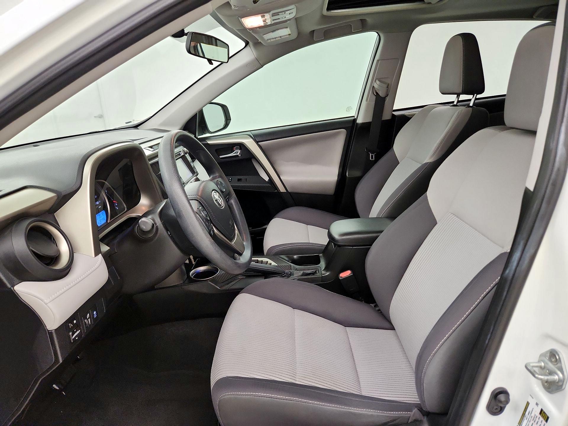 Thumbnail: 2015 Toyota RAV4 - 9