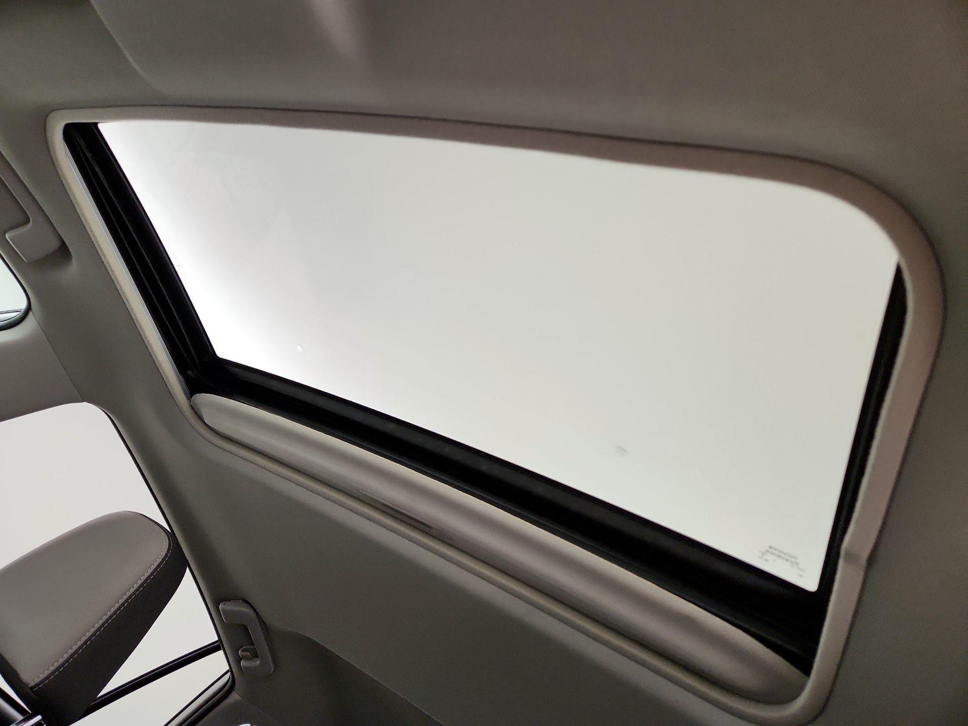 Thumbnail: 2015 Toyota RAV4 - 17