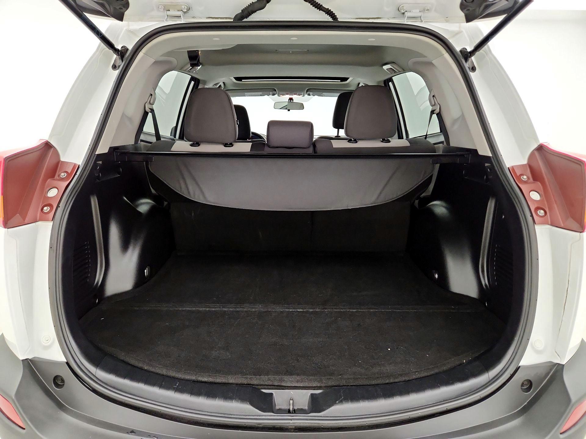 Thumbnail: 2015 Toyota RAV4 - 19