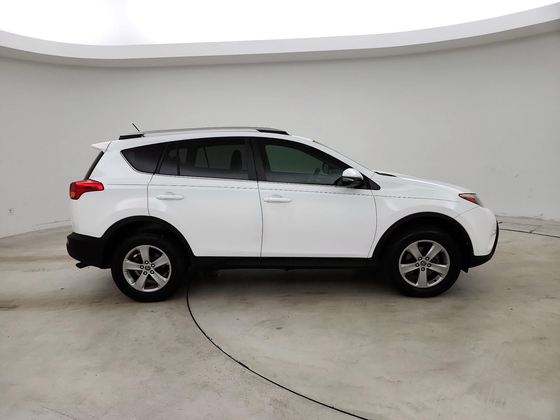 Thumbnail: 2015 Toyota RAV4 - 4