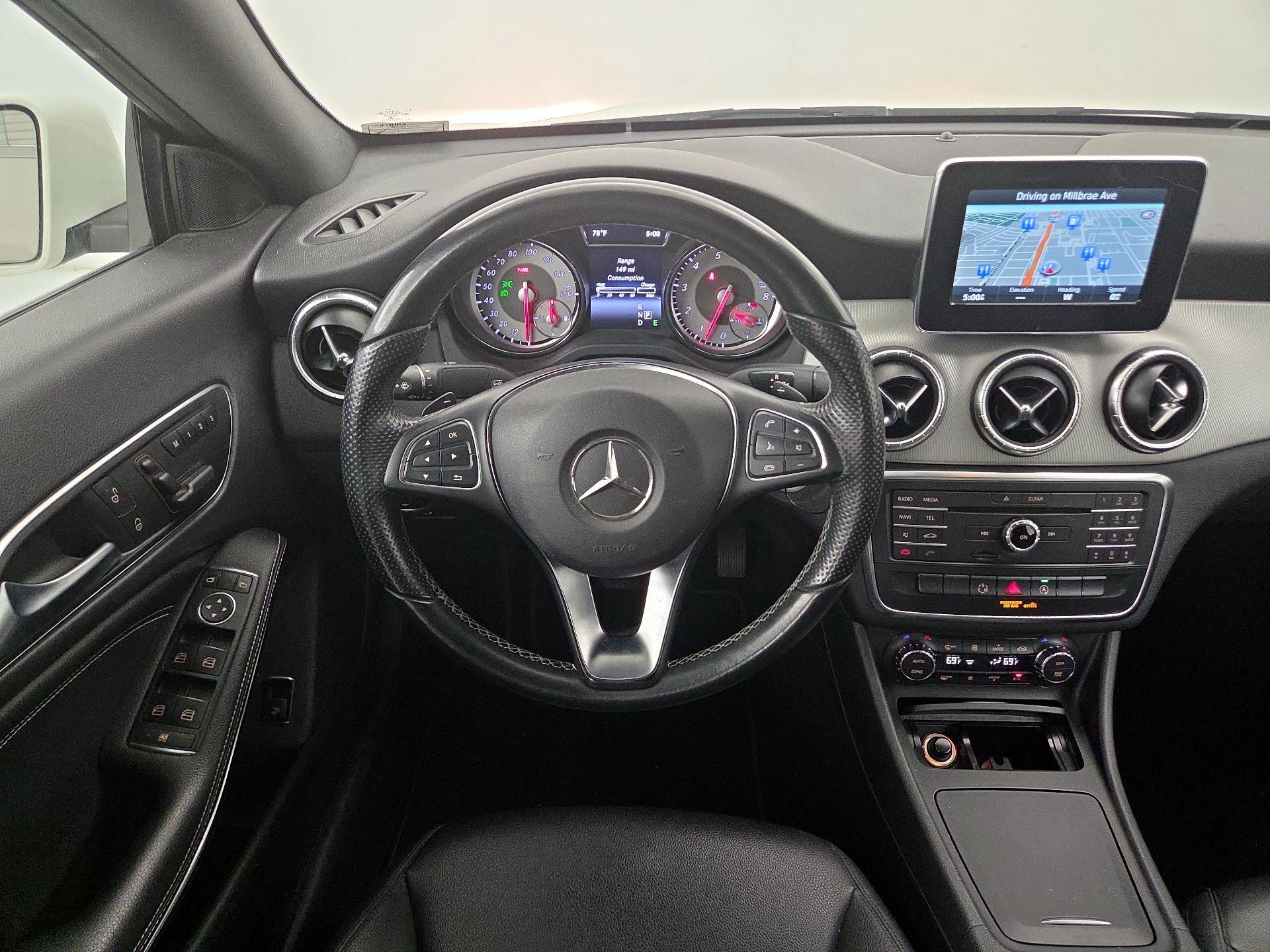Thumbnail: 2015 Mercedes-Benz CLA - 10