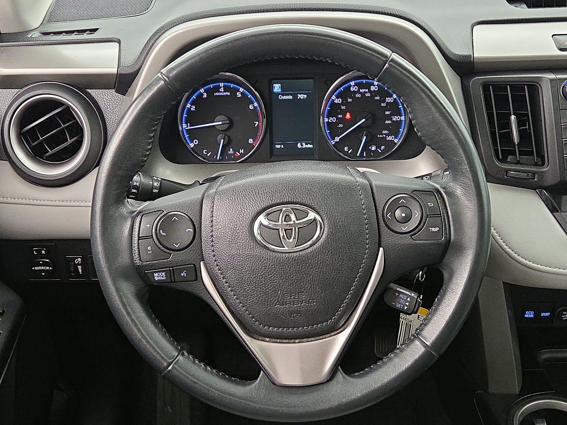 Thumbnail: 2016 Toyota RAV4 - 10