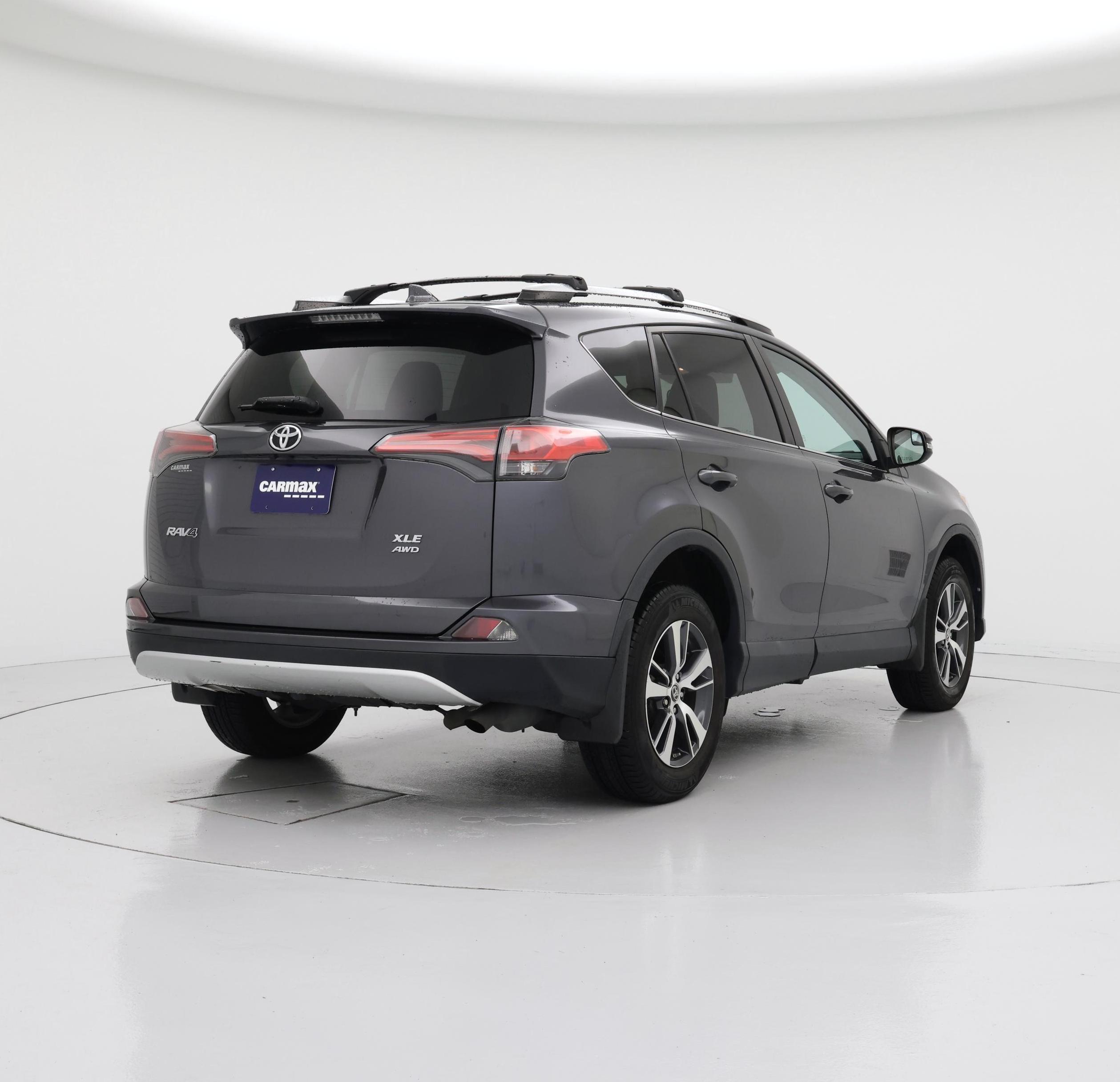 Thumbnail: 2016 Toyota RAV4 - 8
