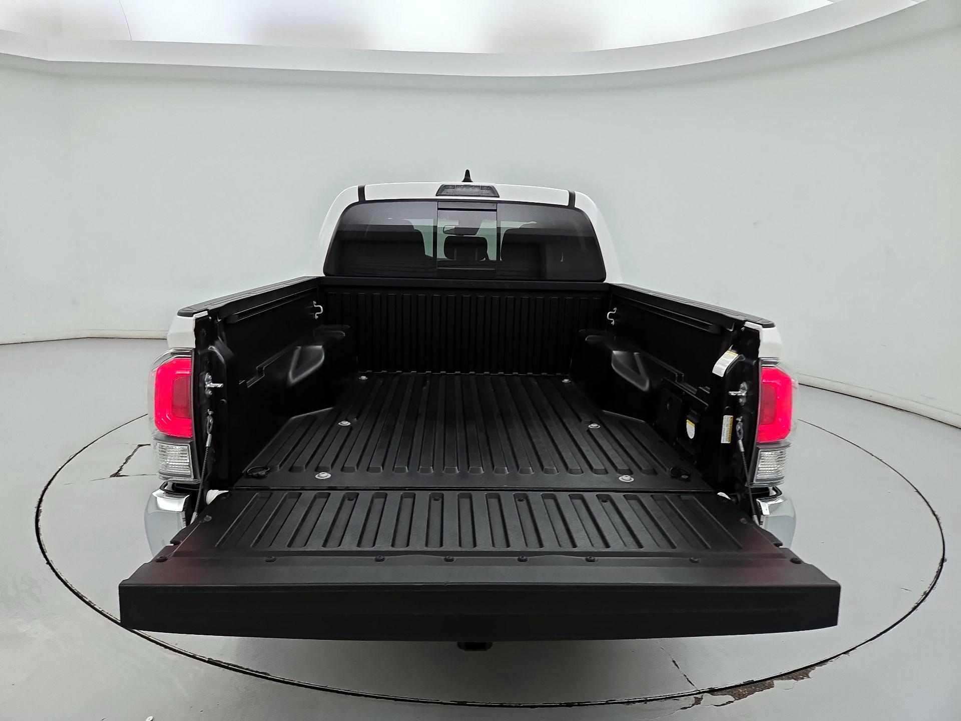 Thumbnail: 2022 Toyota Tacoma - 20