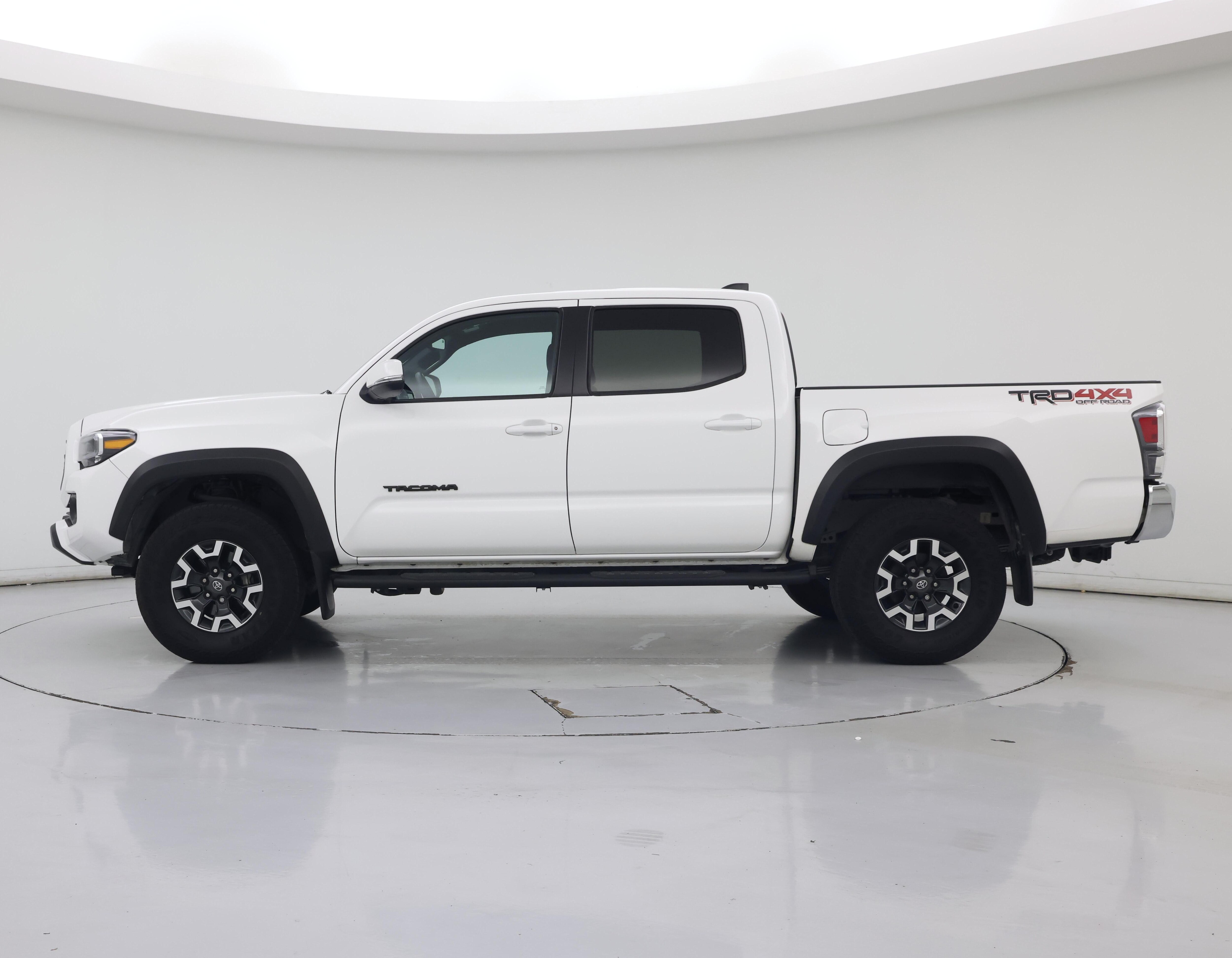 Thumbnail: 2022 Toyota Tacoma - 3
