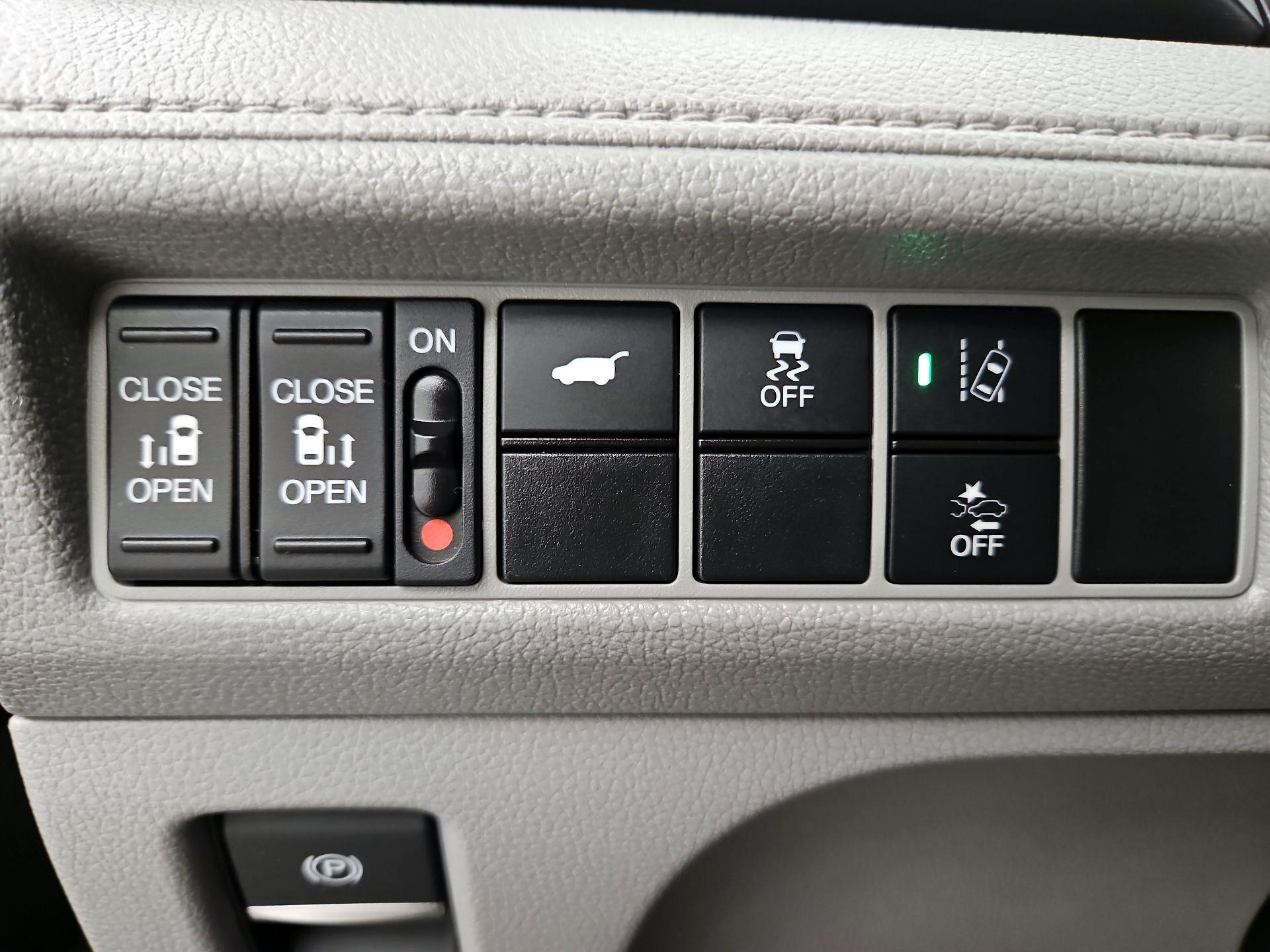 Thumbnail: 2019 Honda Odyssey - 13