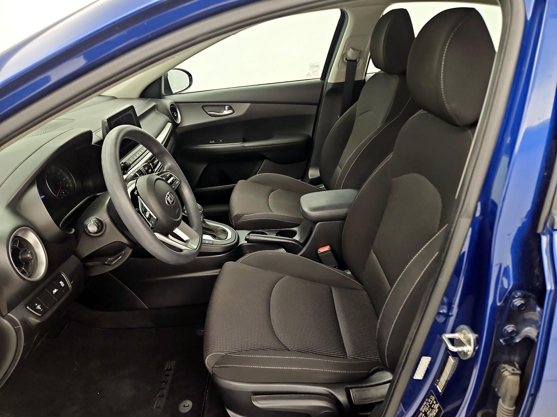 Thumbnail: 2020 Kia Forte - 11